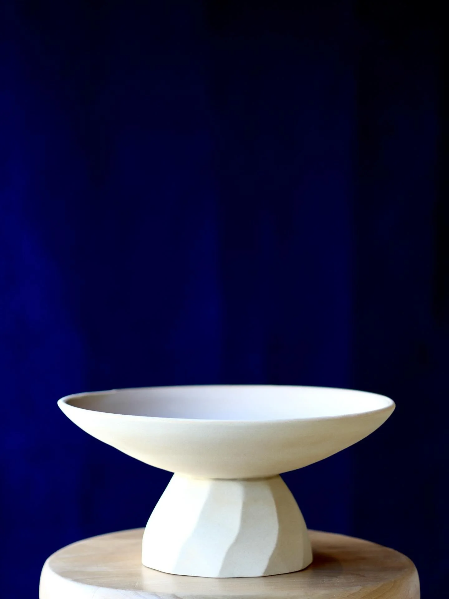 Here&rsquo;s a variation of the facetted pedestal bowl I love so much. I think it pairs beautifully with @wordandvision 's delicate, dreamy illustration and might just have to keep the bowl and buy the print because they feel meant to stay together.
