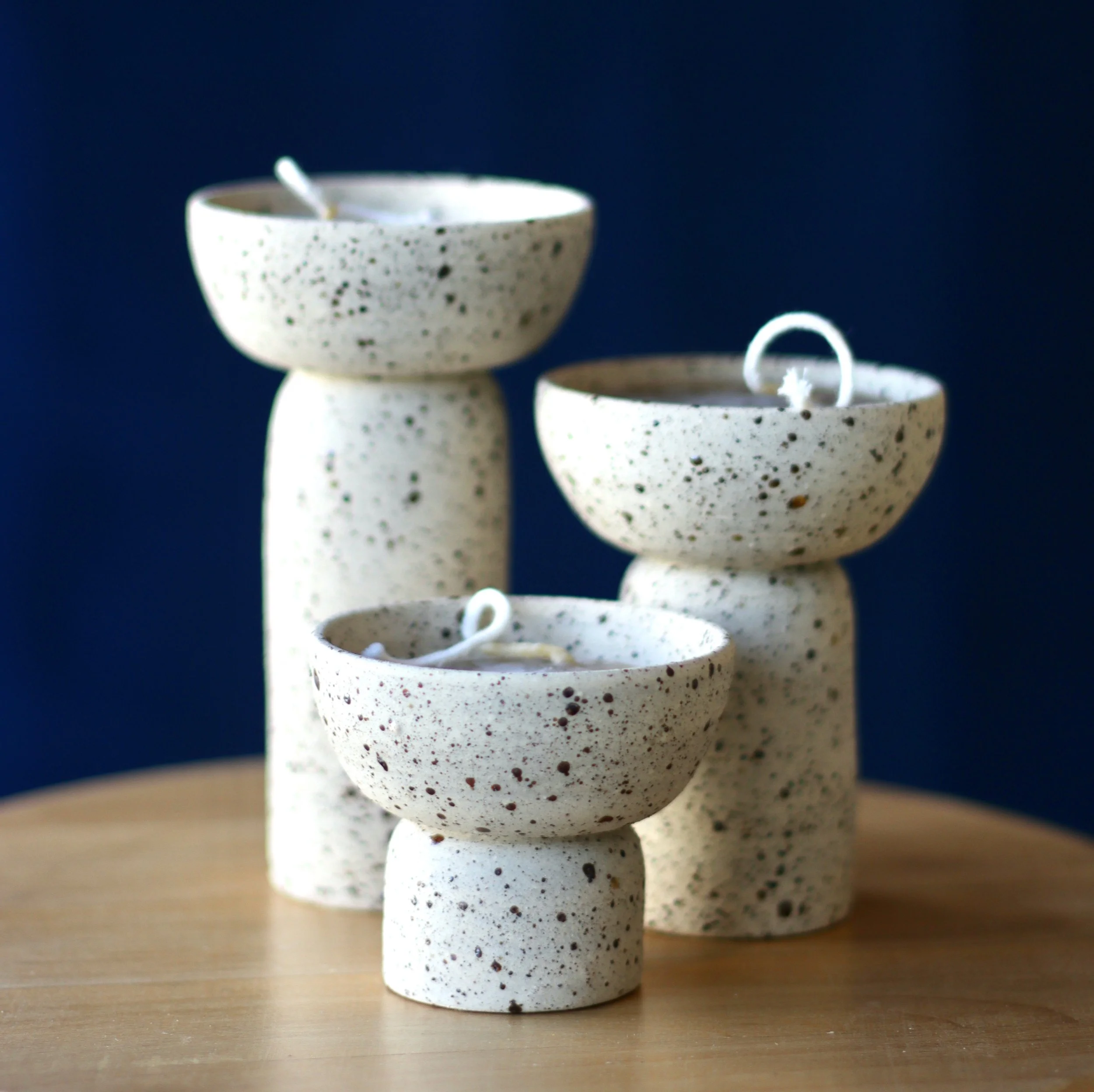 Bougeoirs_grès moucheté_1.jpeg