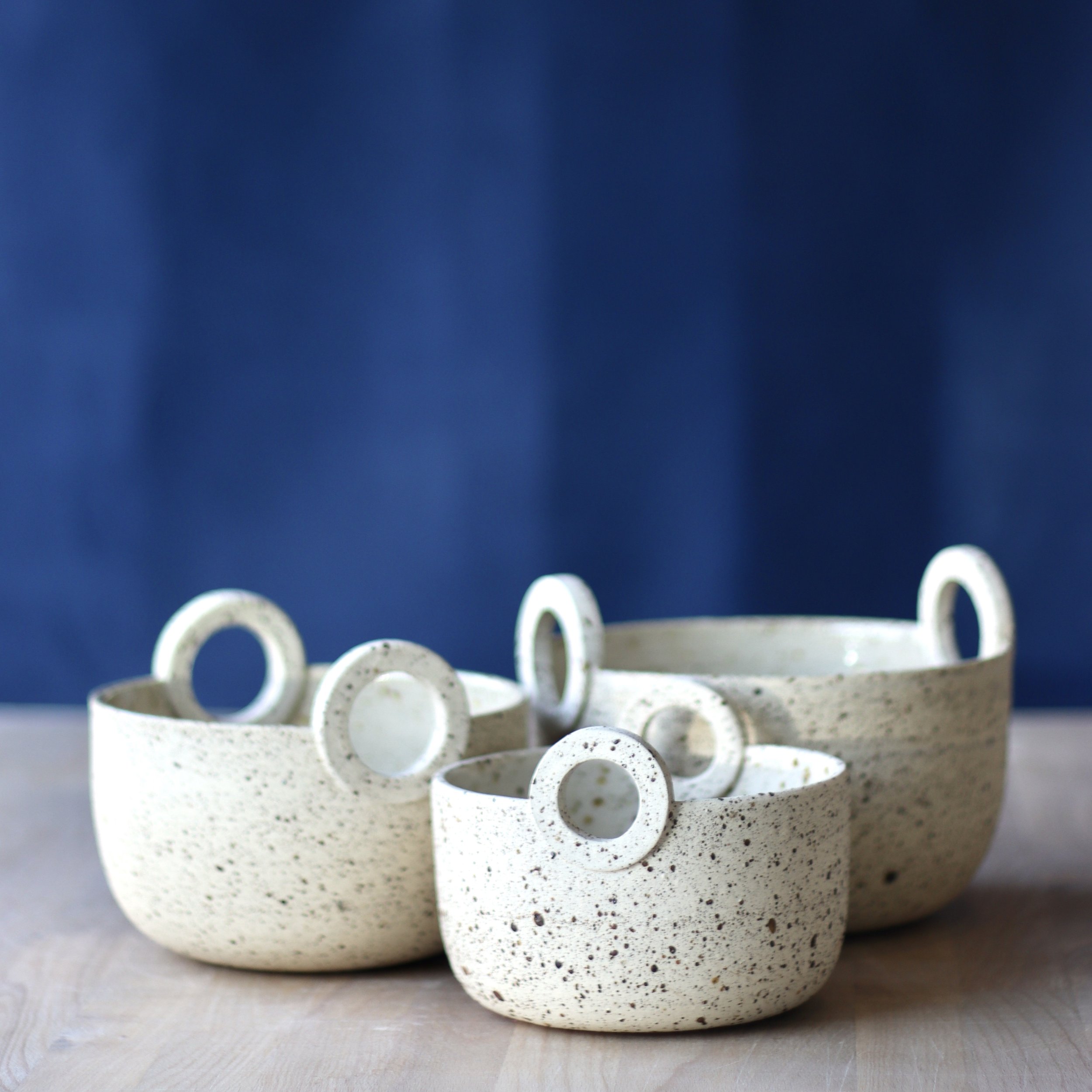 Bols à anses - grès moucheté