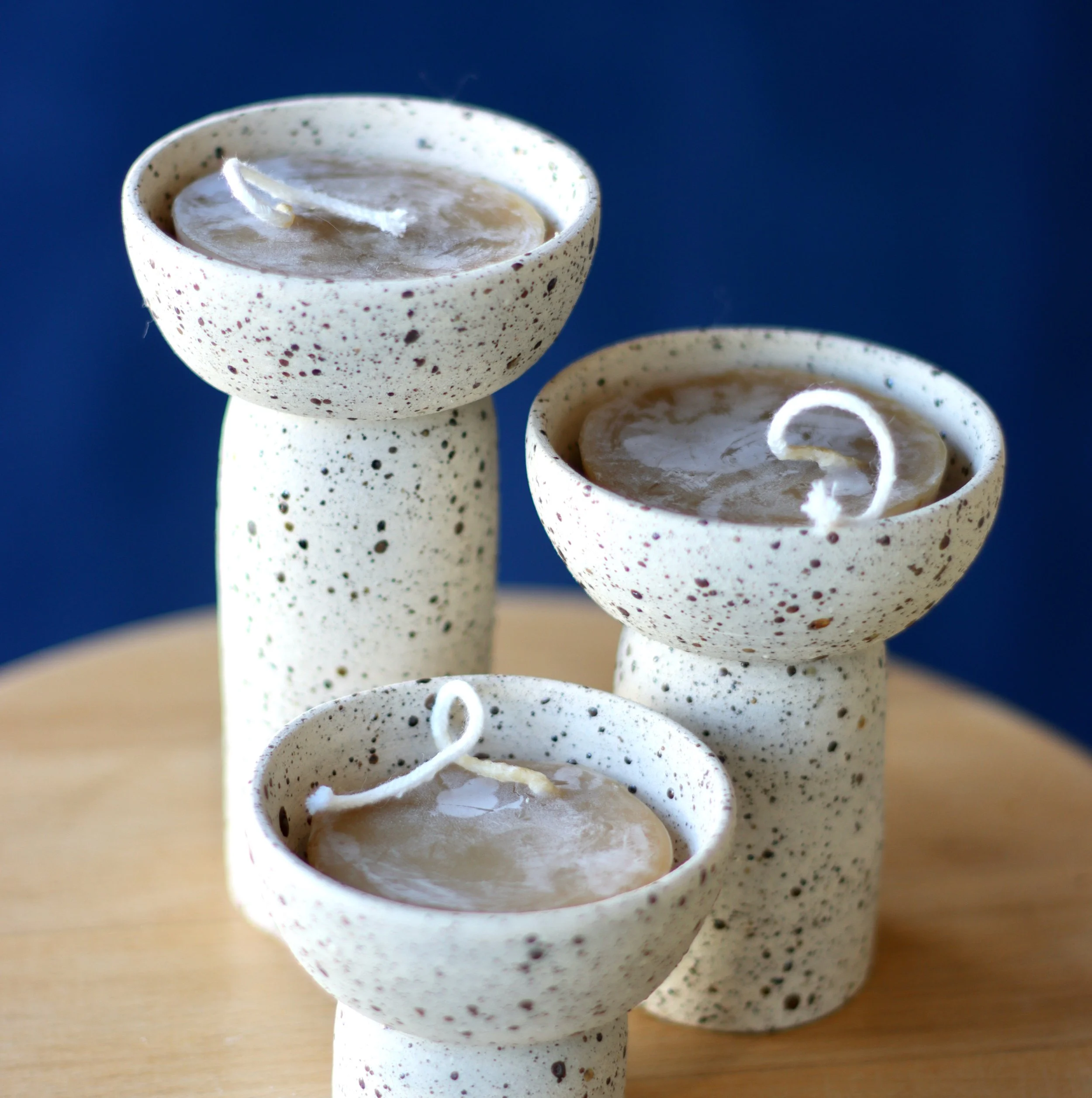 Bougeoirs_grès moucheté_2.jpeg