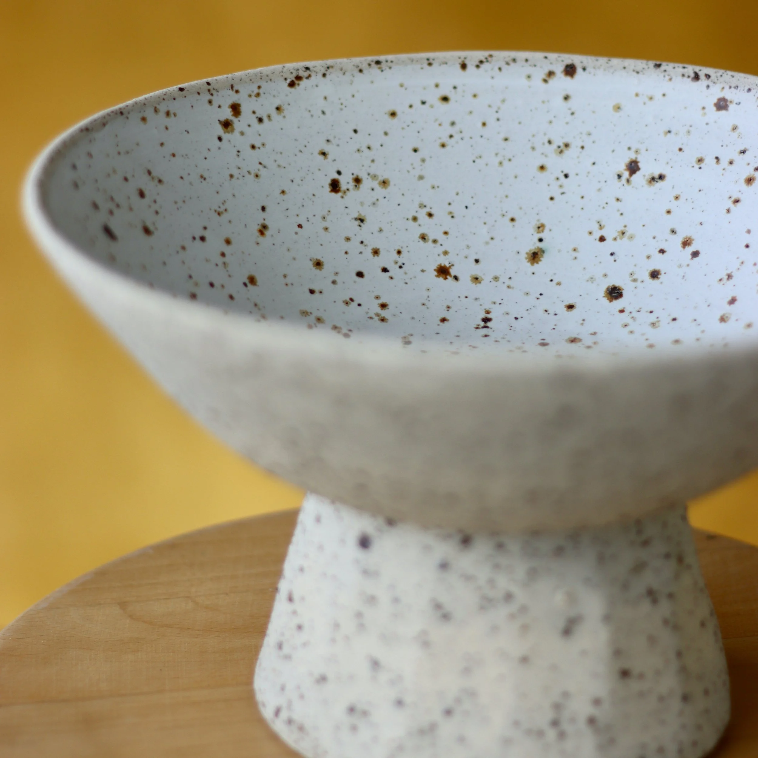 Coupe sur pied_grès muoucheté_3.jpeg