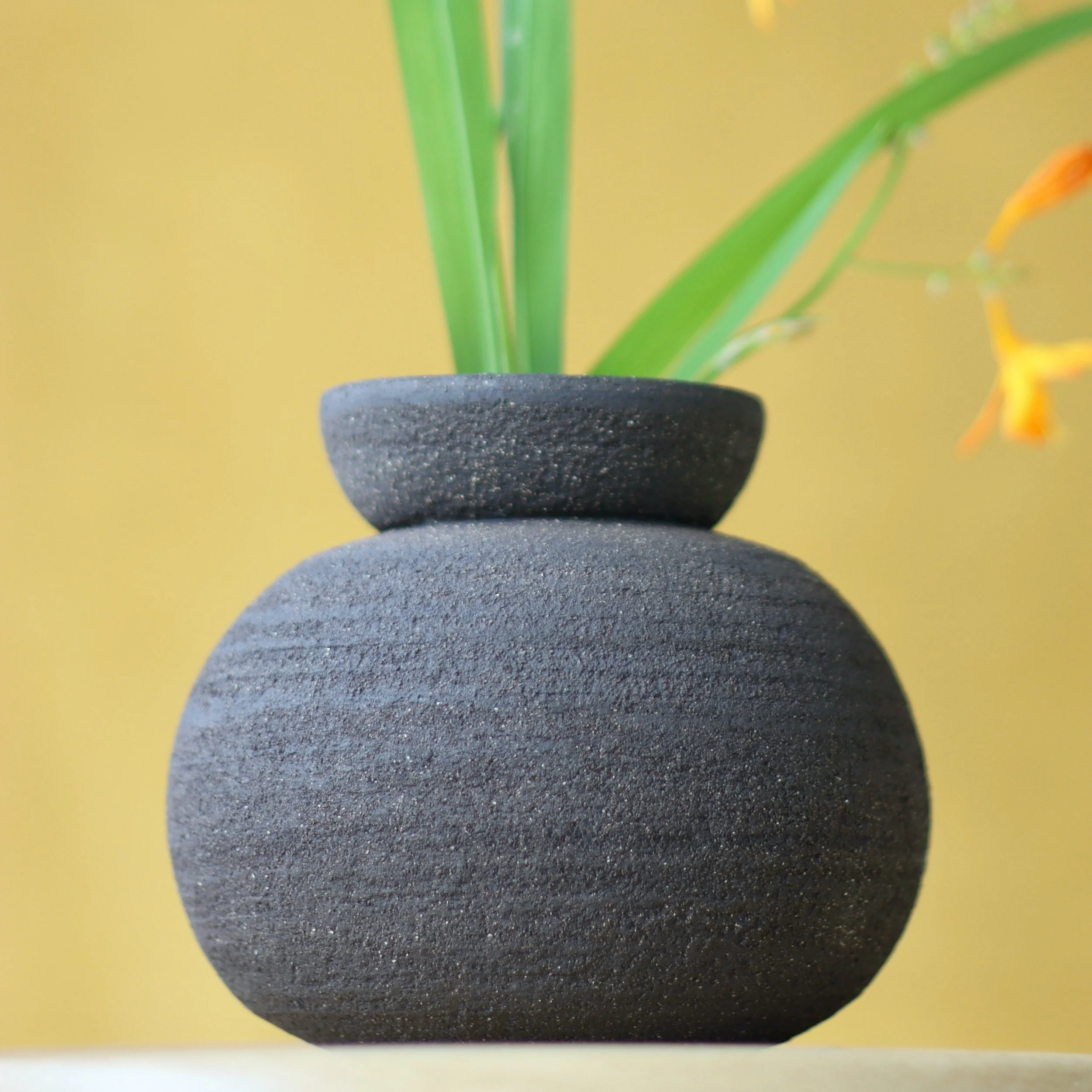 Vase boule_grès noir_2.jpeg