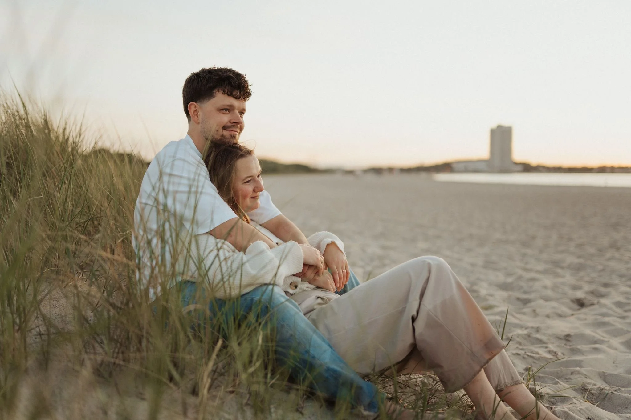 Paarshooting in Travemünde — Nathalie &amp; Lukas am Priwallstrand