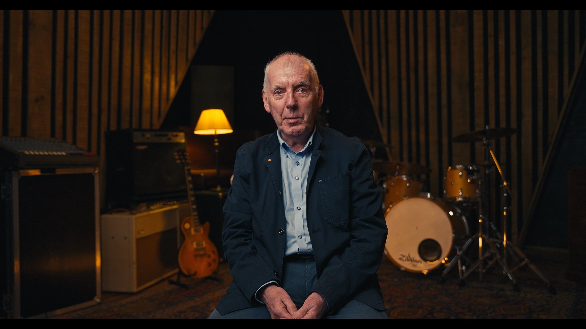 Gibson Guitars Stills_1.1.1.jpg