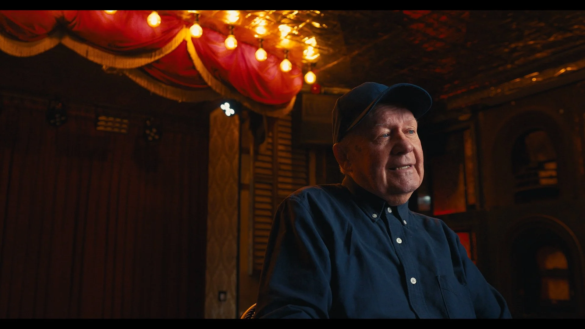 Gibson Guitars Stills_1.8.1.jpg