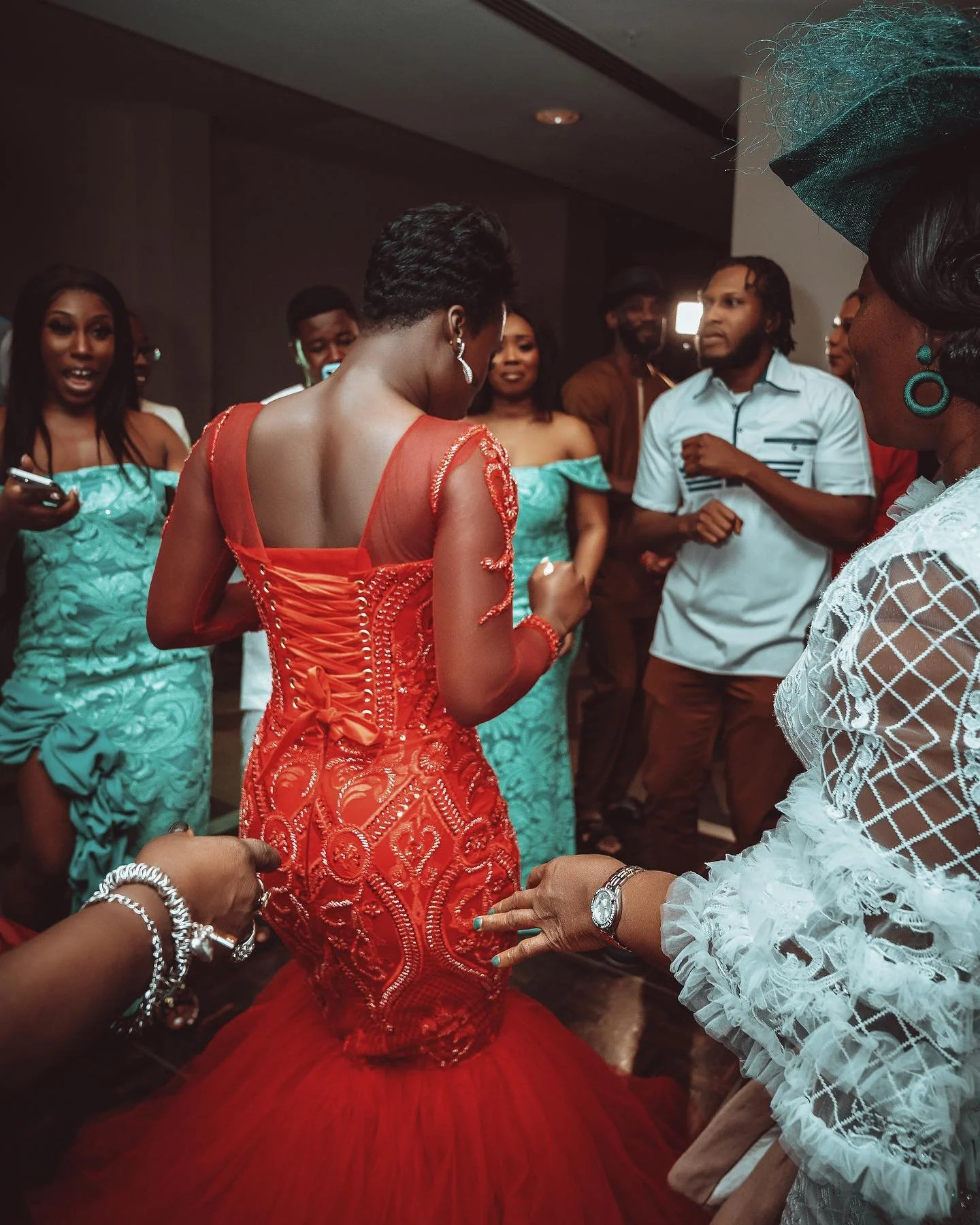 S-E-R-I-N-I-T-Y
.
.
Considering how hectic weddings can be and capturing the bride alone surrounded by her loved ones, this shot is definitely Gold on my list.
.
.
Beautiful bride @iam_lordina 😍
.
.
Photographer @princetakesoff 
.
.
#weddings #bella