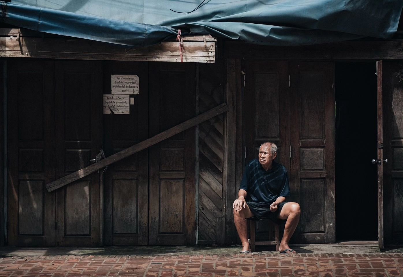 Just another day in Luang Prabang, where time moves a little slower. 

#luangprabang #laos #laostravel #discoverlaos #visitlaos #southeastasia #discoverasia #streetcapture #street_perfection #streetphotography #street_in_motion #streetgrammer #street