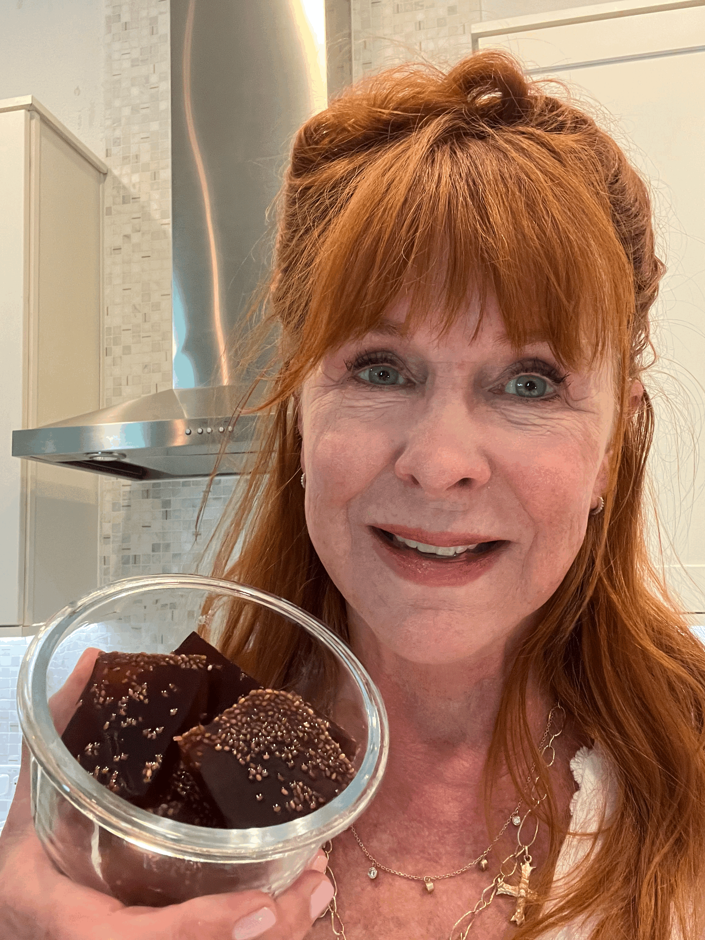 The Real Gelatin Trick: A Daily Ritual to Satisfy Cravings, Soothe Your Gut & Support Aging Gracefully