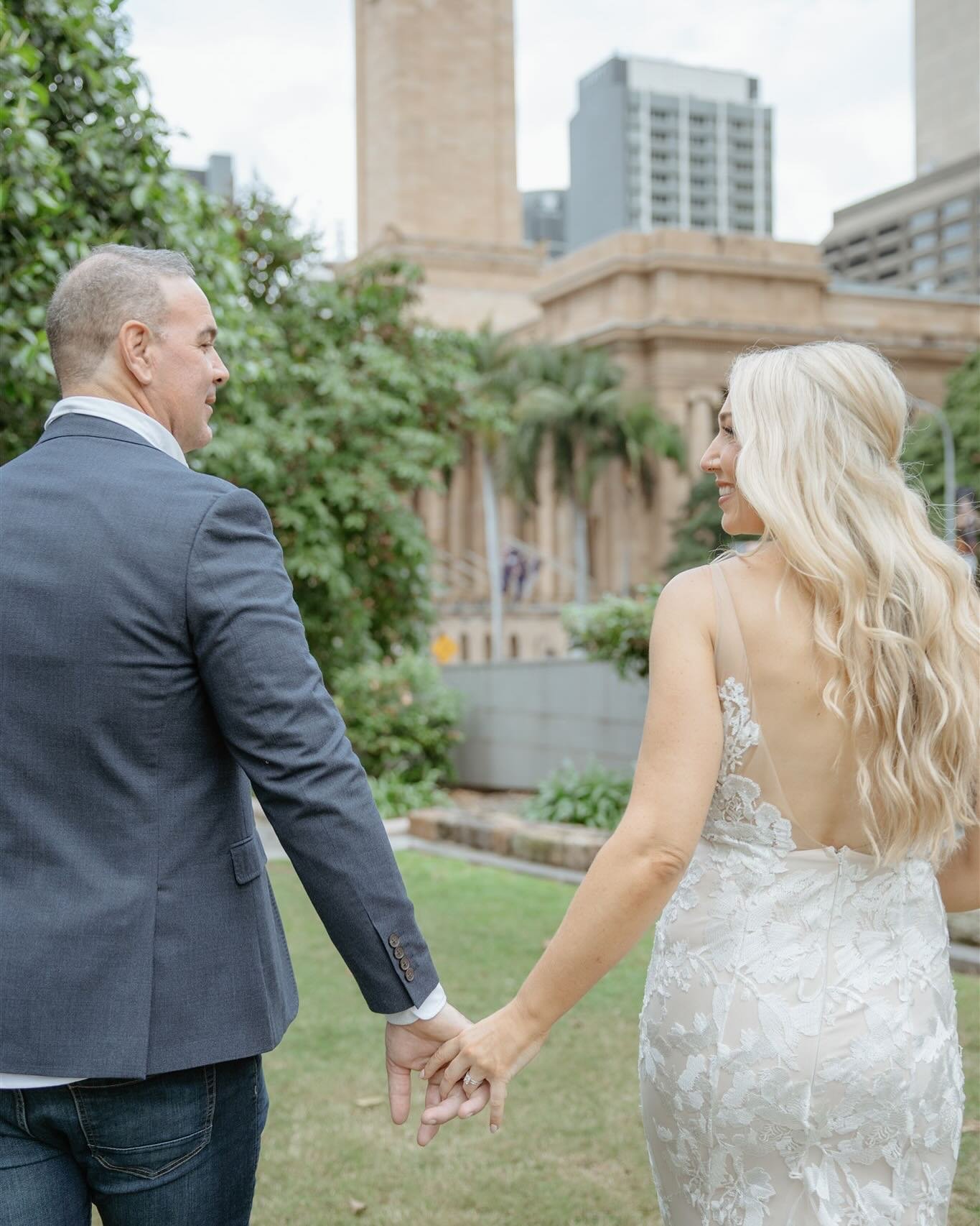 Shauna &amp; Matt 🤍

Ceremony: @rbdm.qld 
Reception: @strattonnewstead 
Photographer: @_everymomentcaptured
Dress: @whenfreddiemetlilly