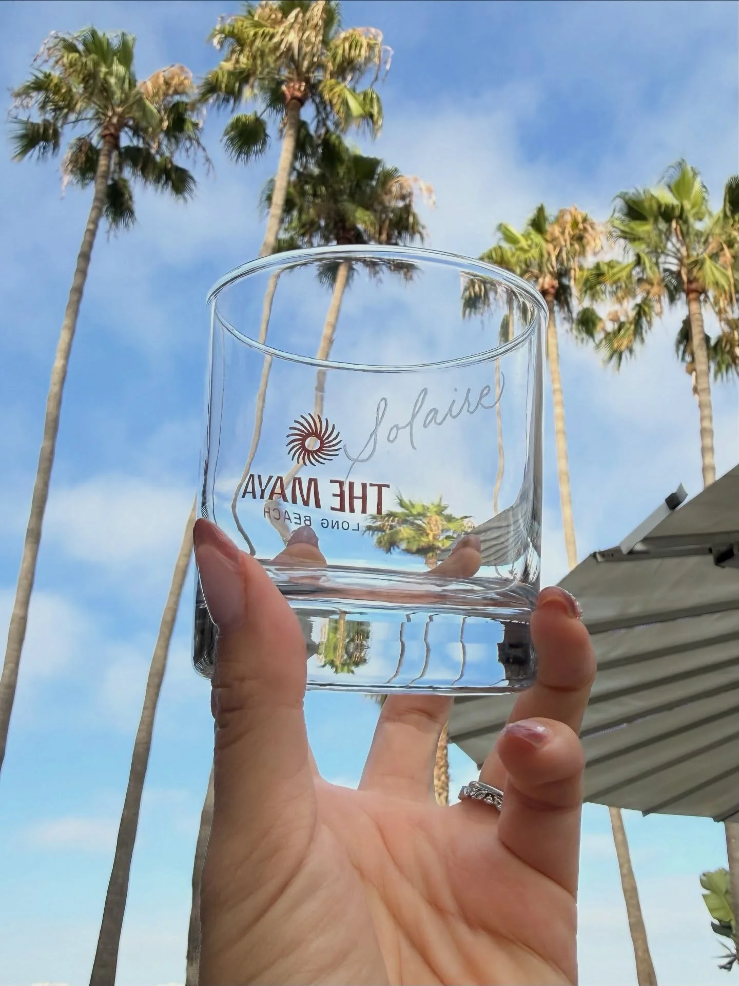 Engraved rocks glasses for @themayalongbeach at the grand reveal party. Such a beautiful renovation and gorgeous property 🌴 ☀️ 🌊 

Scroll to see day to night 🌙 

Photos 📸: @calligraphybymichellet 
Hand model 💅🏻: @calligraphybymichellet