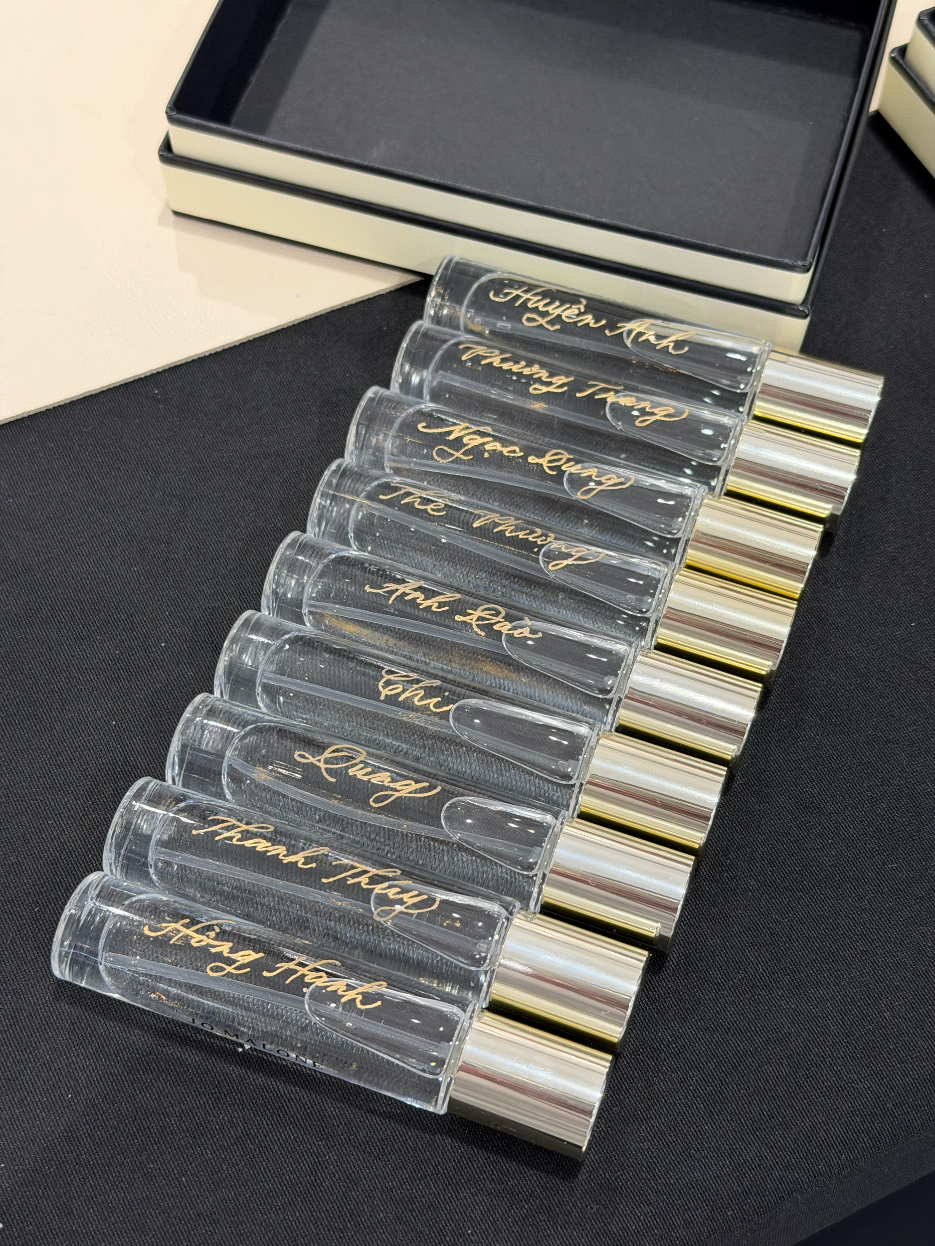 Jina+Koh+Calligraphy+Jo+Malone+engraver+perfume+fragrance+glass+Orange+County.png