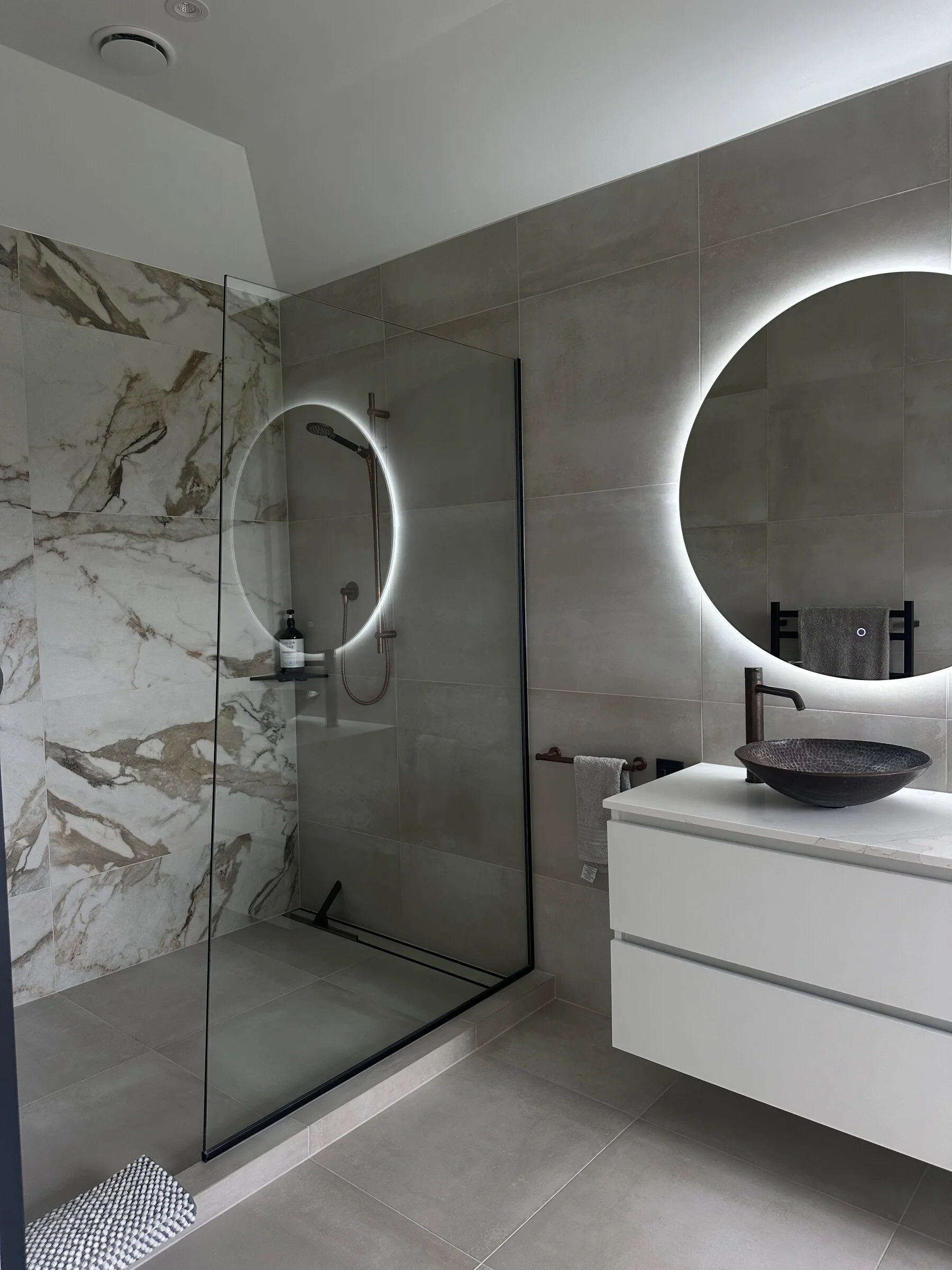 14-bathroom-c-shower-vanity.jpg