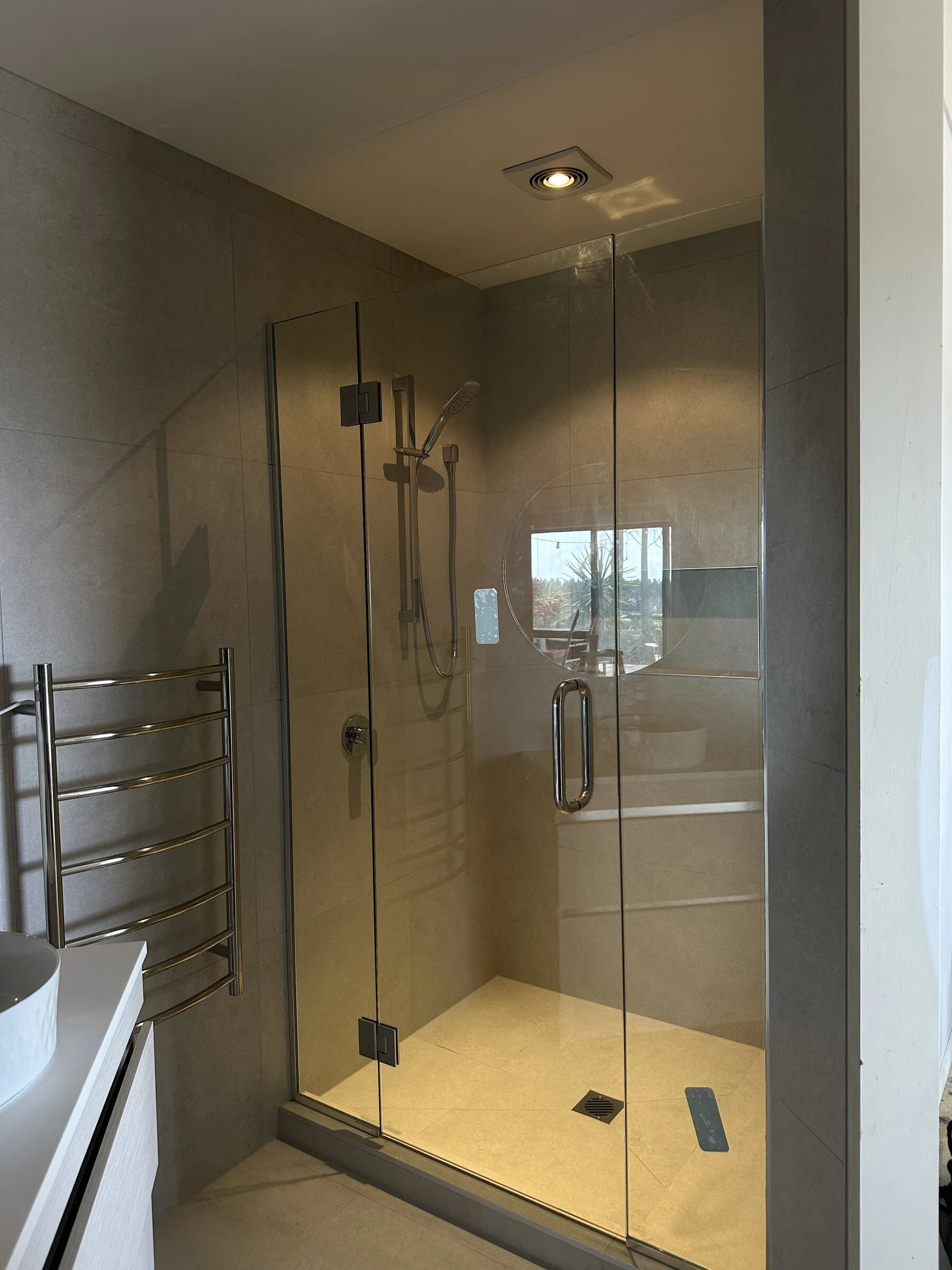 07-bathroom-a-shower.jpg