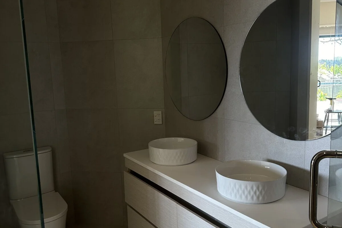 Bathrooms
Full bathroom renos — tiling, vanity, shower, the lot.
