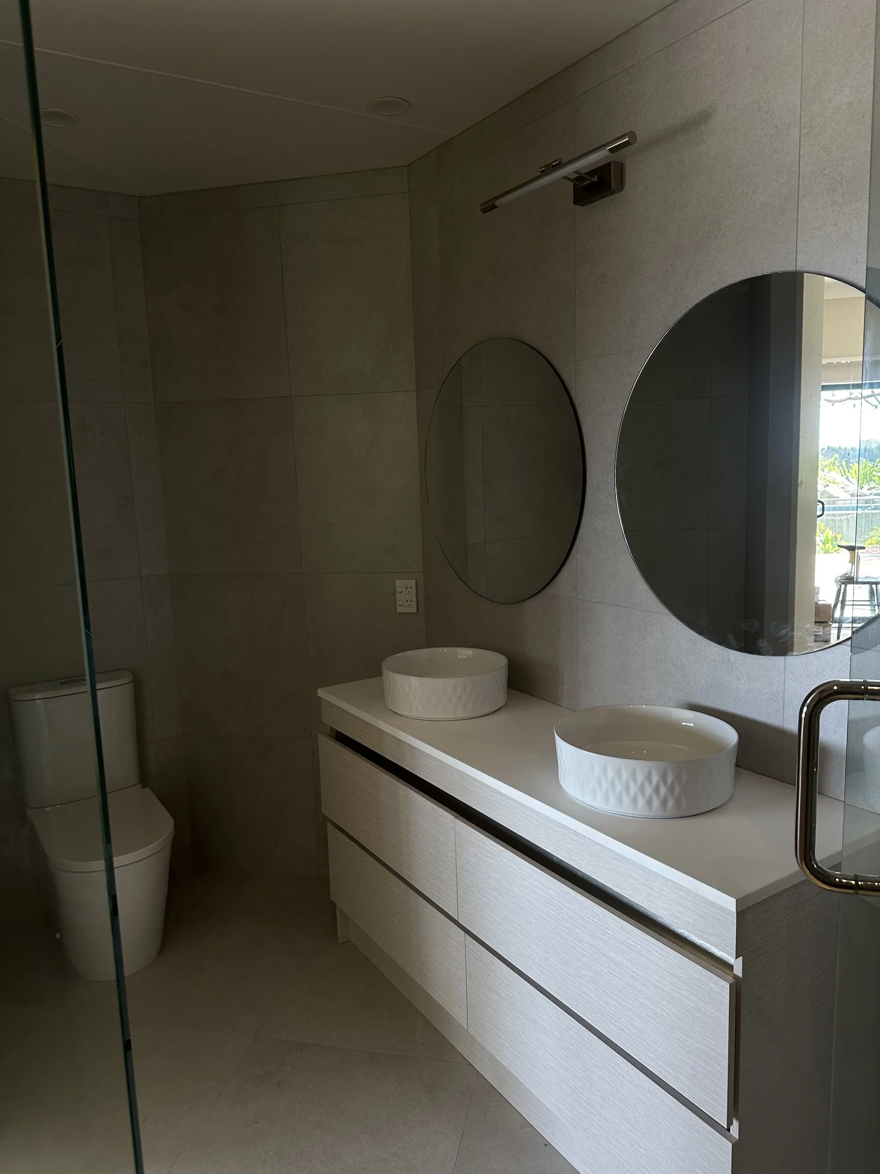 06-bathroom-a-vanity.jpg
