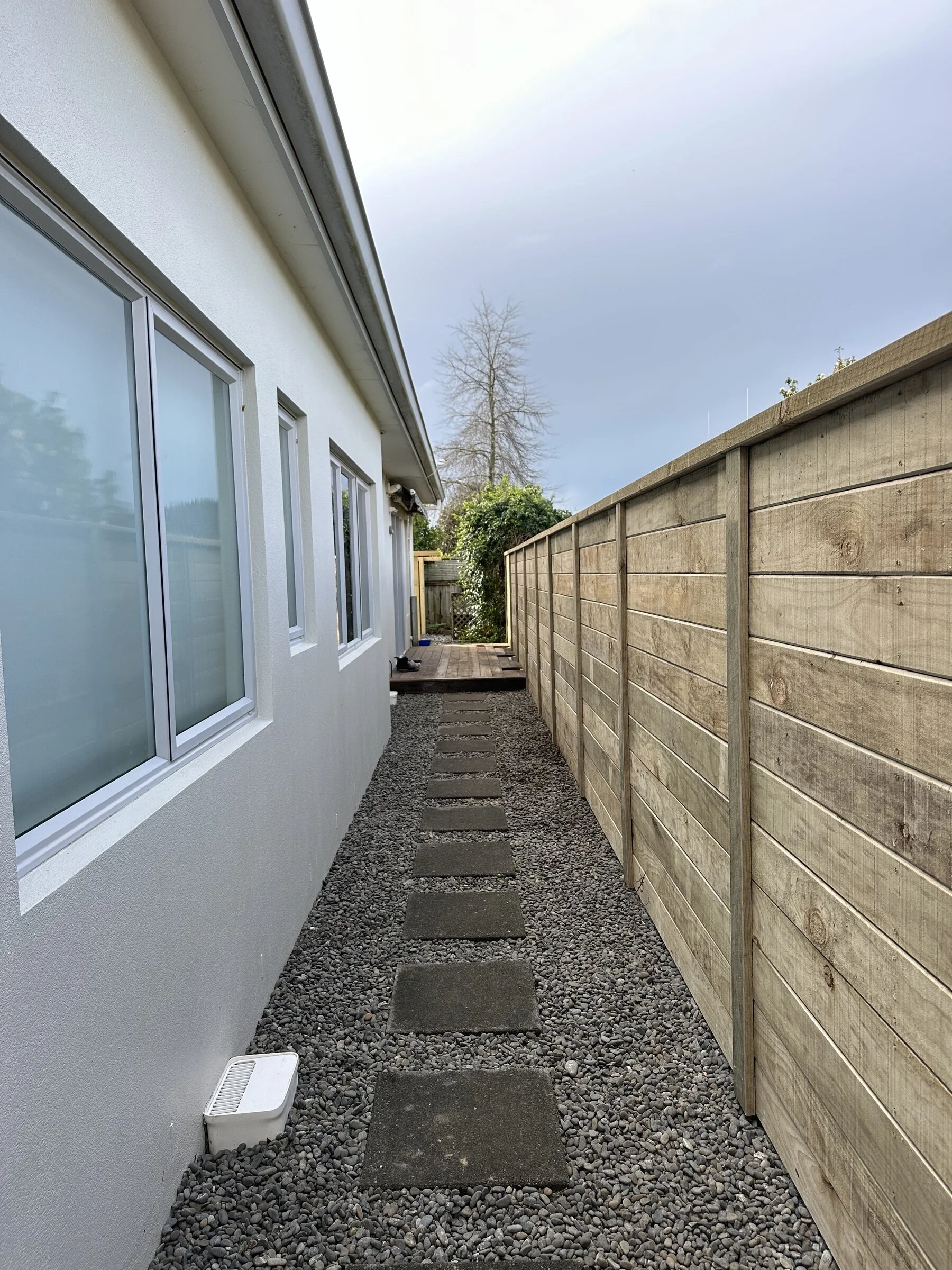 17-fence-pathway.jpg