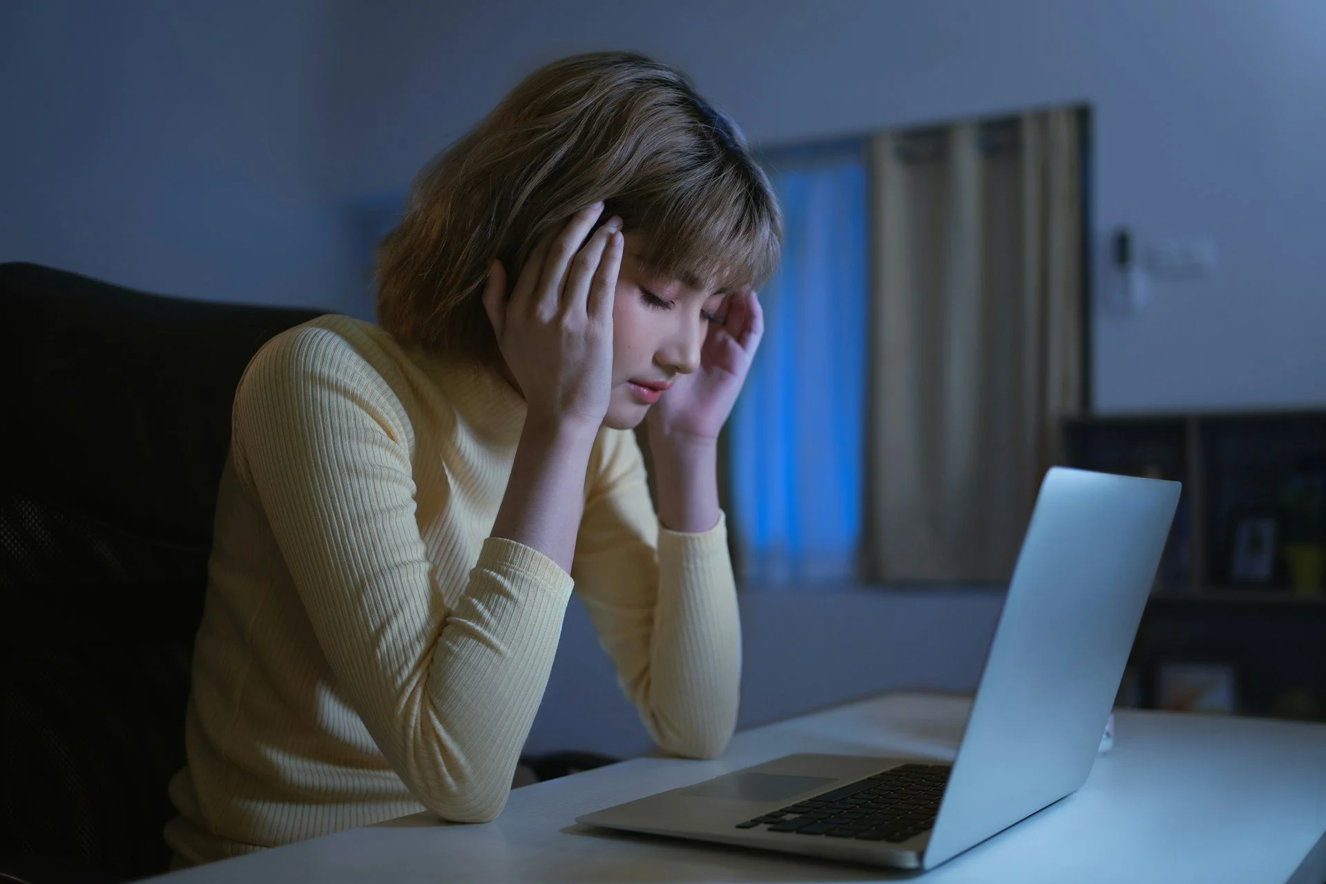 What to Know About Online Treatment for Bipolar Disorder