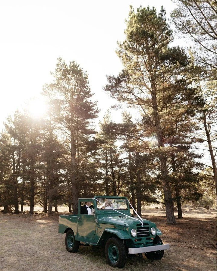 Anna&rsquo;s dad bought this beauty back to life just in time for her wedding.

Such a special touch for the wedding on the family farm.
💚

&bull;

Photography: @_alibailey
Florals: @banongilleastblooms