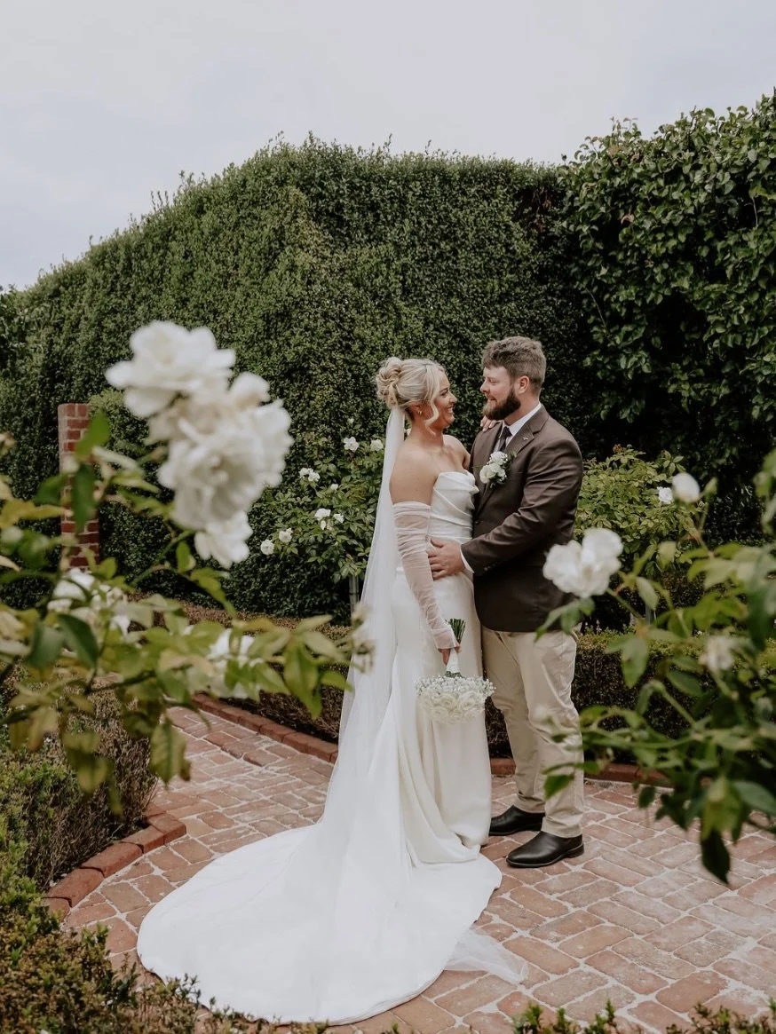 KIRSTY &amp; JOHNO ✨🥂

Such an honour to be trusted with an old school mate&rsquo;s wedding!
This one was SO much fun to plan and coordinate. From Kirsty&rsquo;s gorgeous family home and gardens as ceremony, to transforming a working shed into the d
