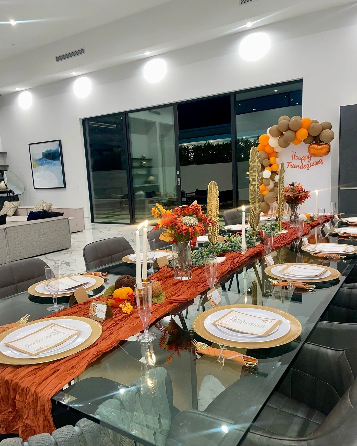 Friendsgiving dinner set up🤎

#laeventplanner #losangelesevents #eventplanner