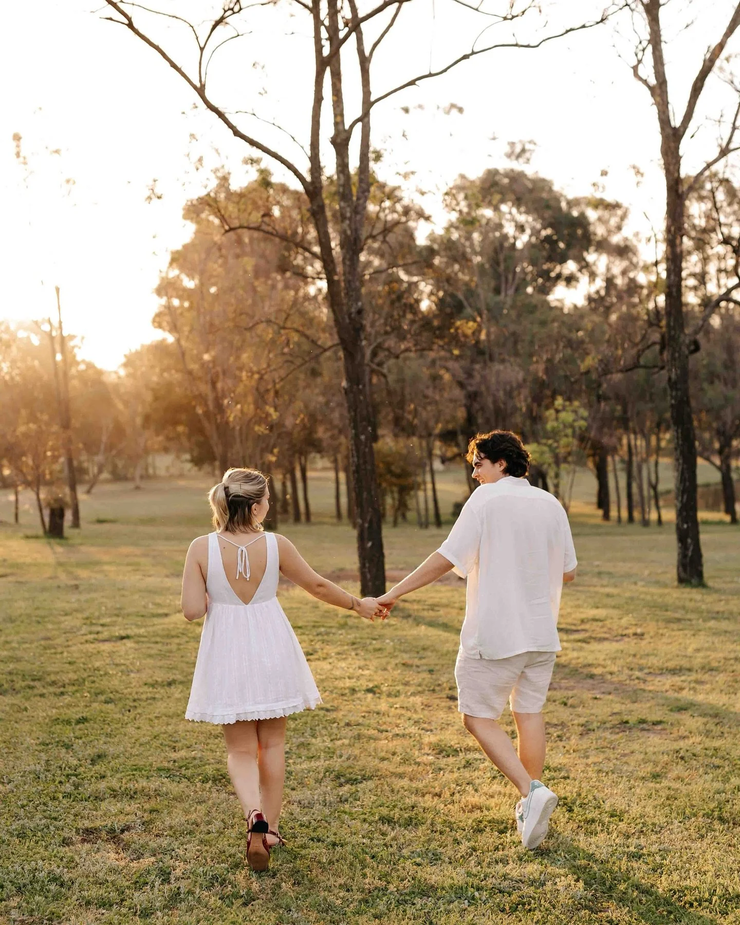 💍✨ A few highlights&hellip; Surprise proposal, golden light, and a little rain that turned out perfect&hellip; Lauren + Kai&rsquo;s magical moment at Spicers Guesthouse is now on the blog! 🥂📸
Head to the blog to see how this Hunter Valley proposal