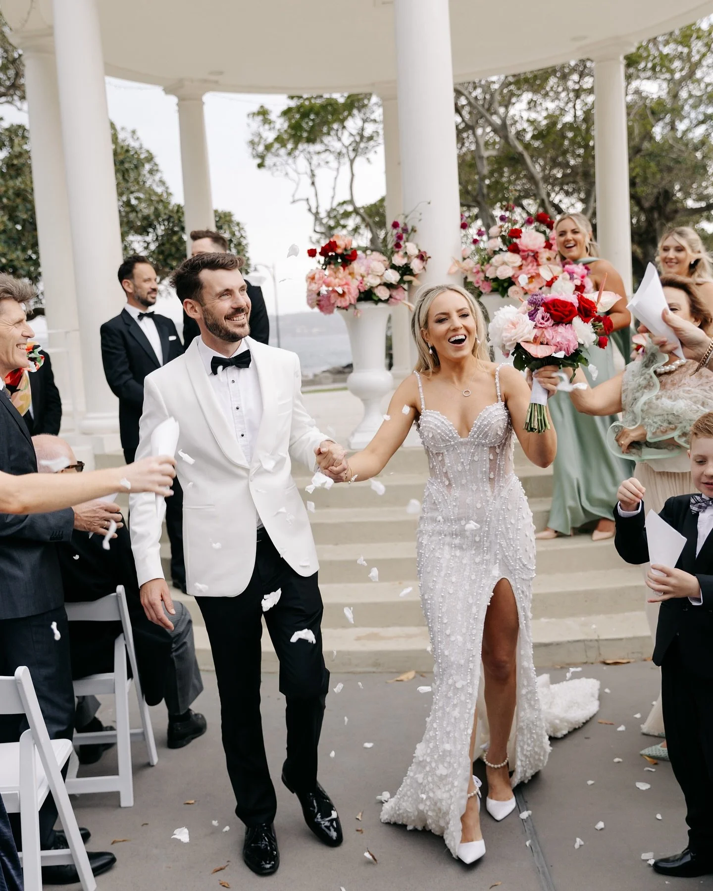 A storm was rolling in, but just when they needed it, the skies held for Emma + Brendan ☀️ The happiest bride, the sweetest luck, and the dreamiest sneak peek.

Dress @pallascouture 
H+M @vanessadeluca 
Venue @batherspavilion 
Flowers @fleur__de__flo