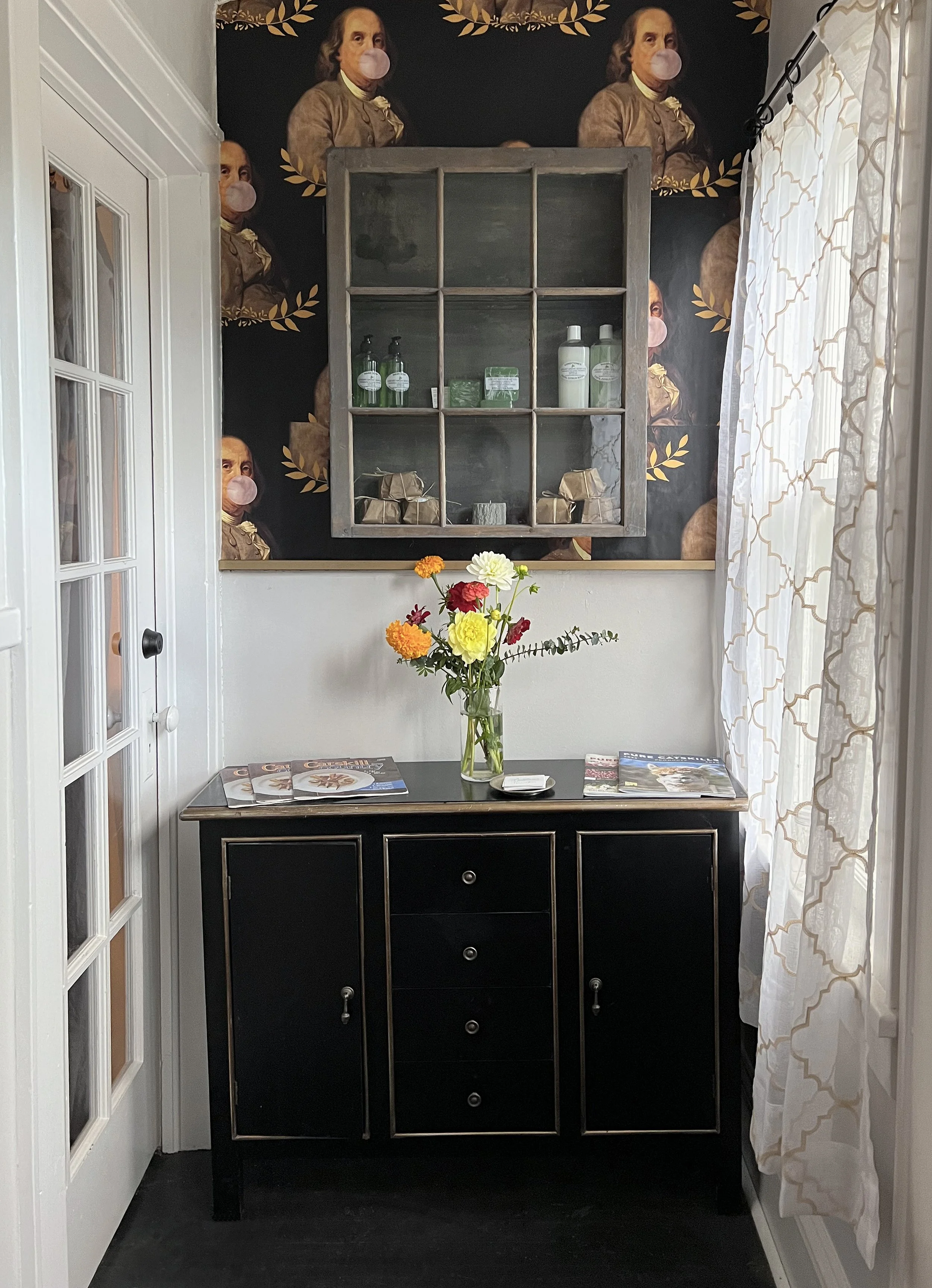 This is the tightest little spot to try for a guest reception area, but after a little browsing and some minor changes... presto! Area brochures, menus and business cards fan out perfectly.