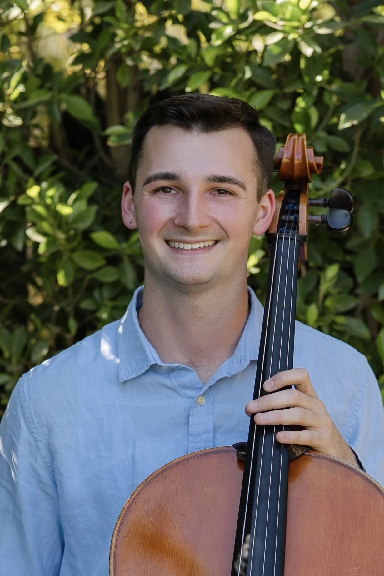 Peter Walsh, cello. Headshot taken for Coalesce Music Collective