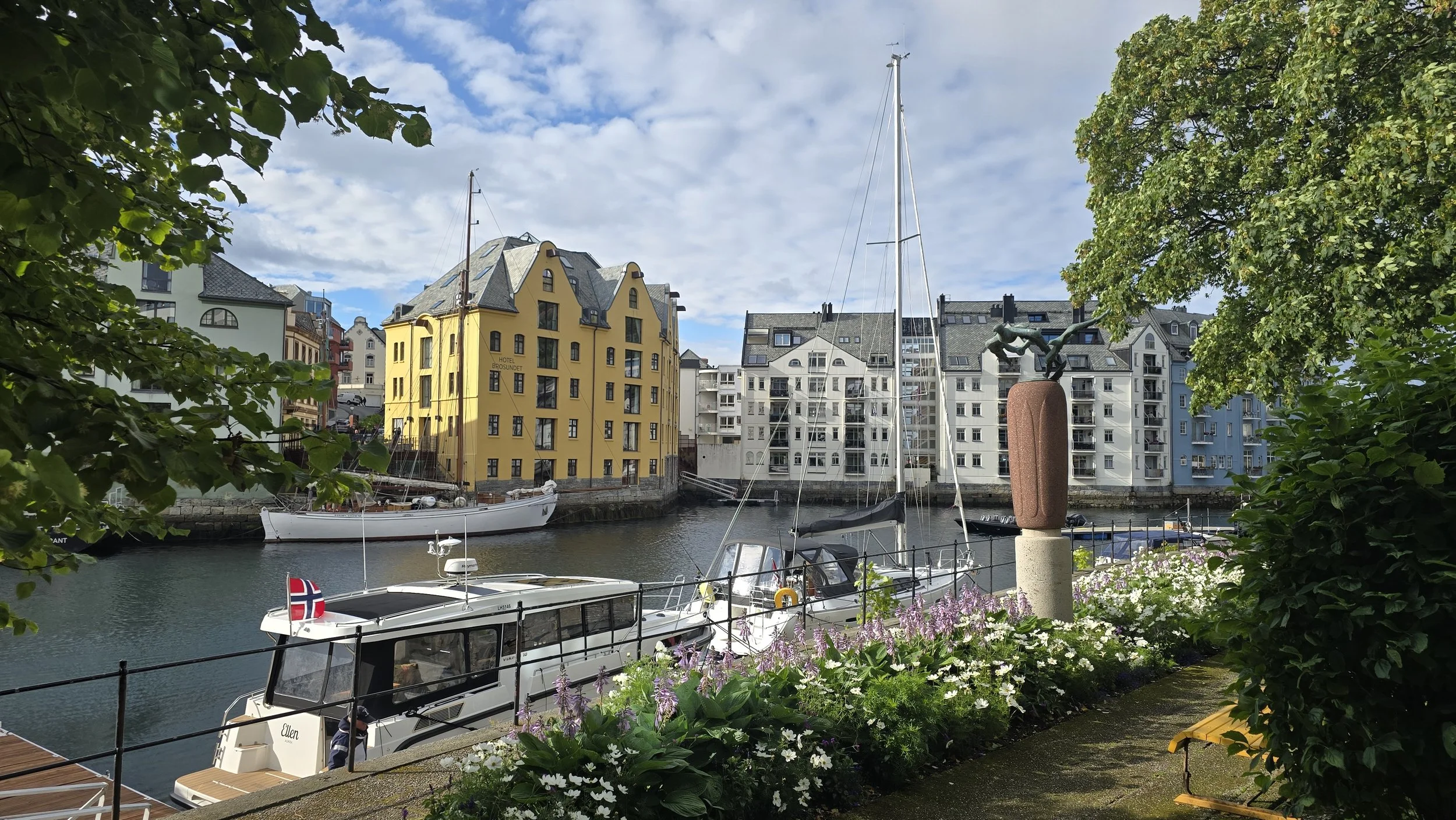 Alter Hafen Alesund.jpg