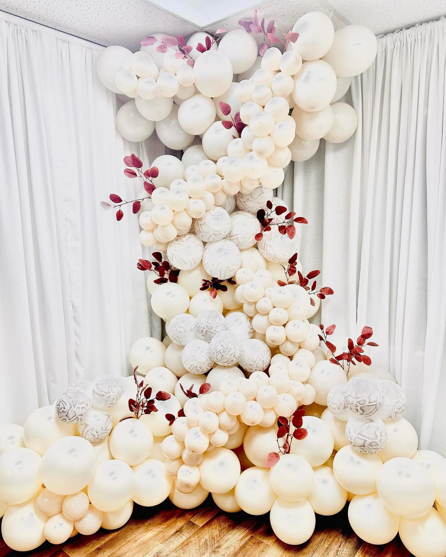 About LaPearls Designs - Balloon Installation