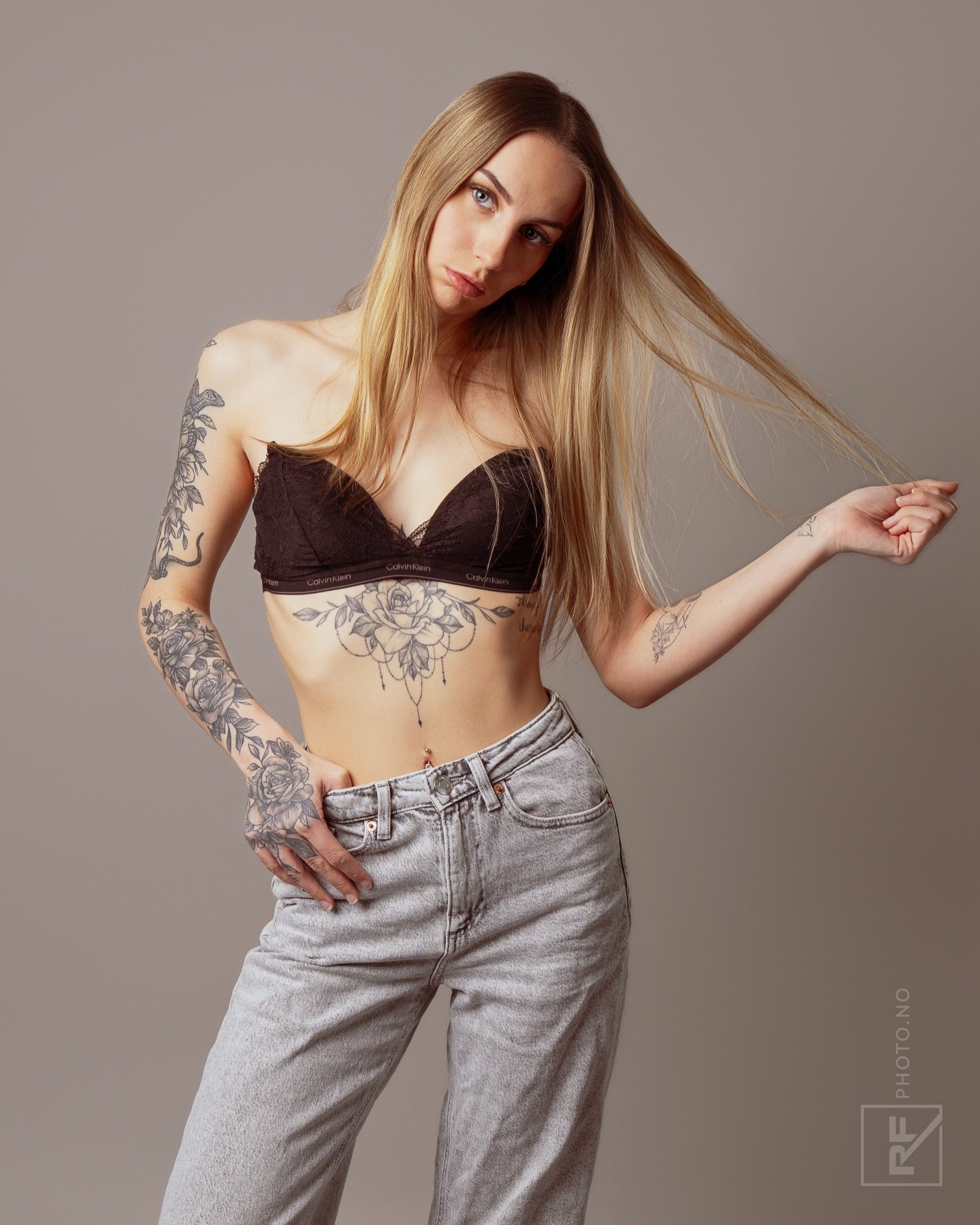 Beautiful @martinefinsrud as model 📸 #portrait #portraitphotography #fashionphotography #girlportraits #studiophotoshoot