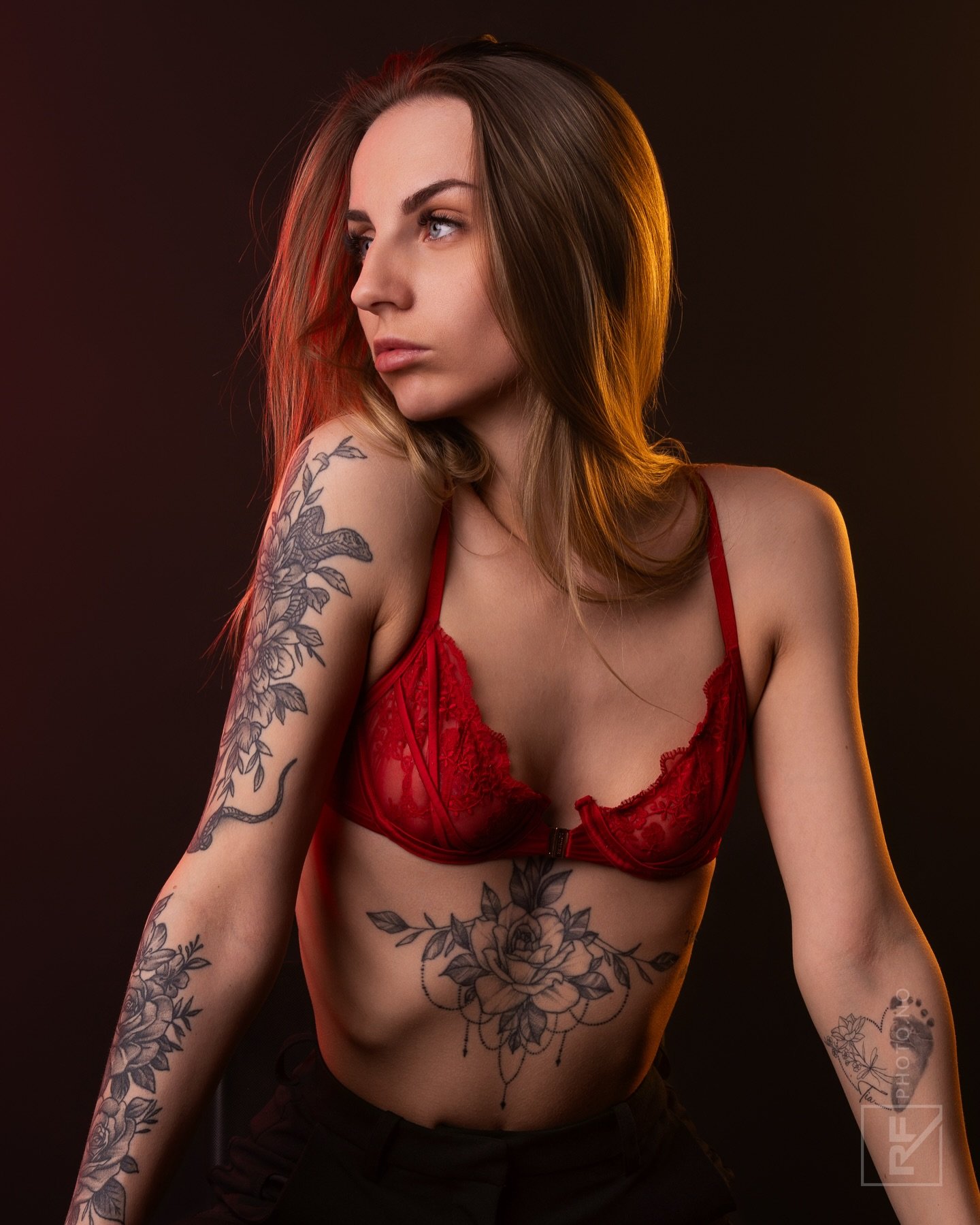 Beautiful @martinefinsrud as model 📸 #portrait #portraitphotography #fashionphotography #girlportraits #studiophotoshoot