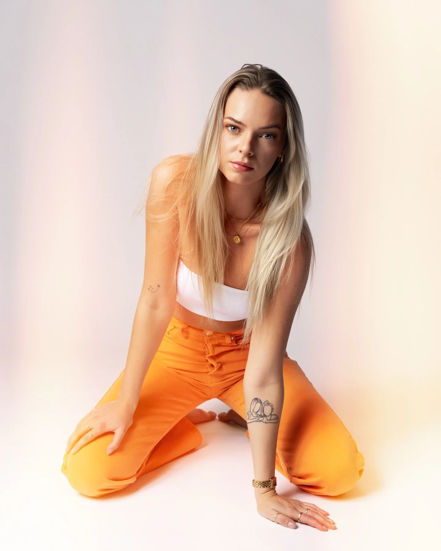 Colors 📸 Model: Beautiful @victoriafalldalen  #portrait_perfection #portrait_shots #raw_portraits #portraitmood #photoshoot