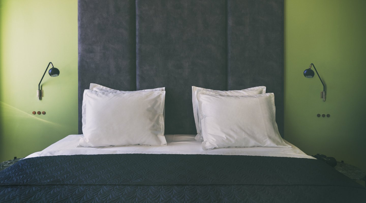 LUXURY HOMES:
Lighting, scenes and everyday room functions.