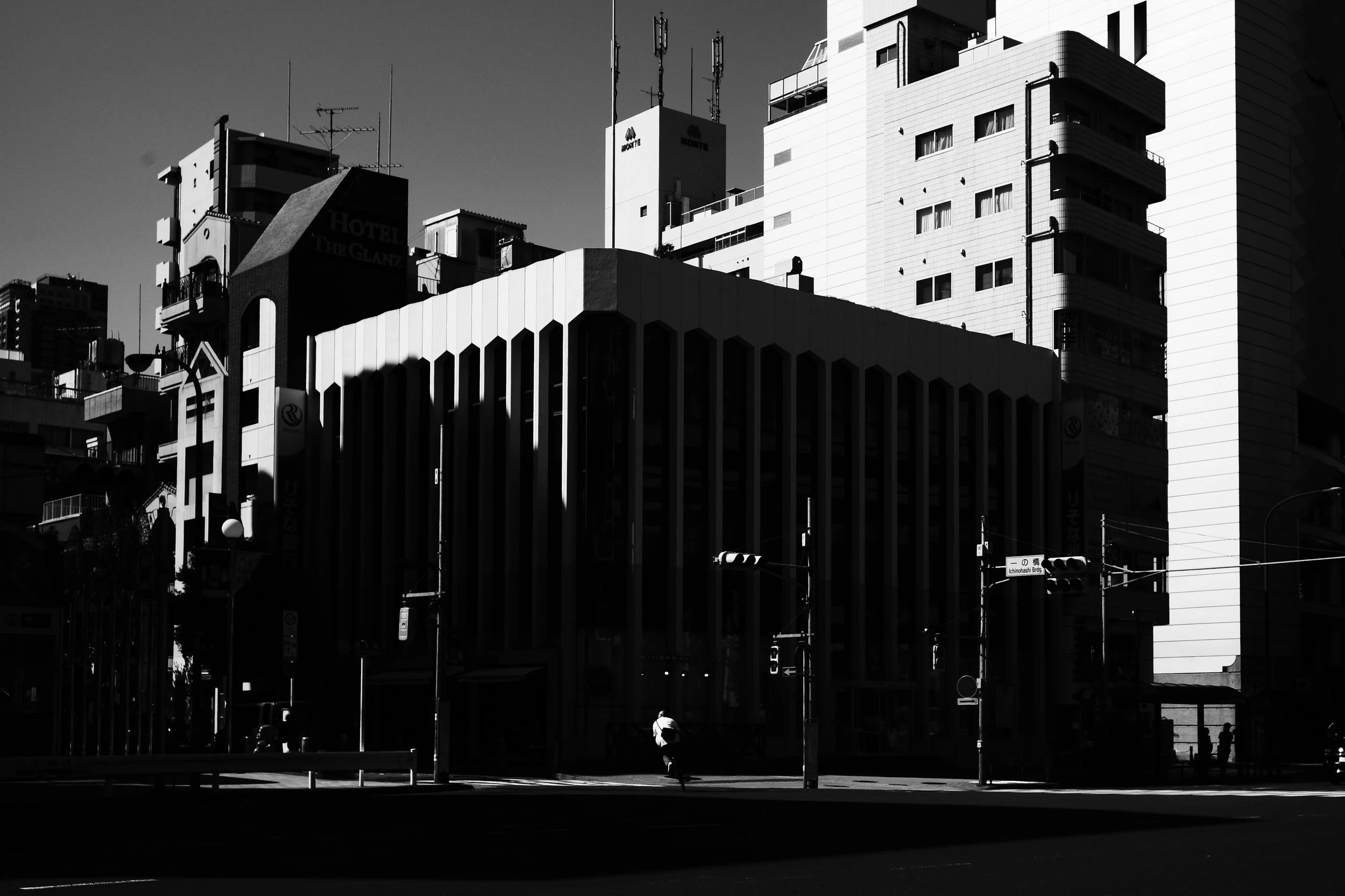 L1000302-3.jpg