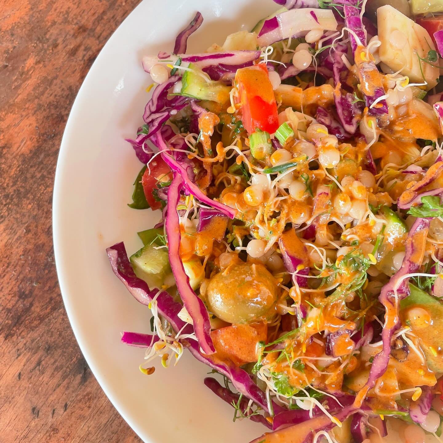 Hummix as a salad dressing! ⚡️ for a quick, tasty salad dressing mix 1 tablespoon of your favourite Hummix paste with a splash of water and pour on to your salad 😋

#salad #saladtime #saladdressing #healthy #cleaneats #healthyeating #dairyfree #glut