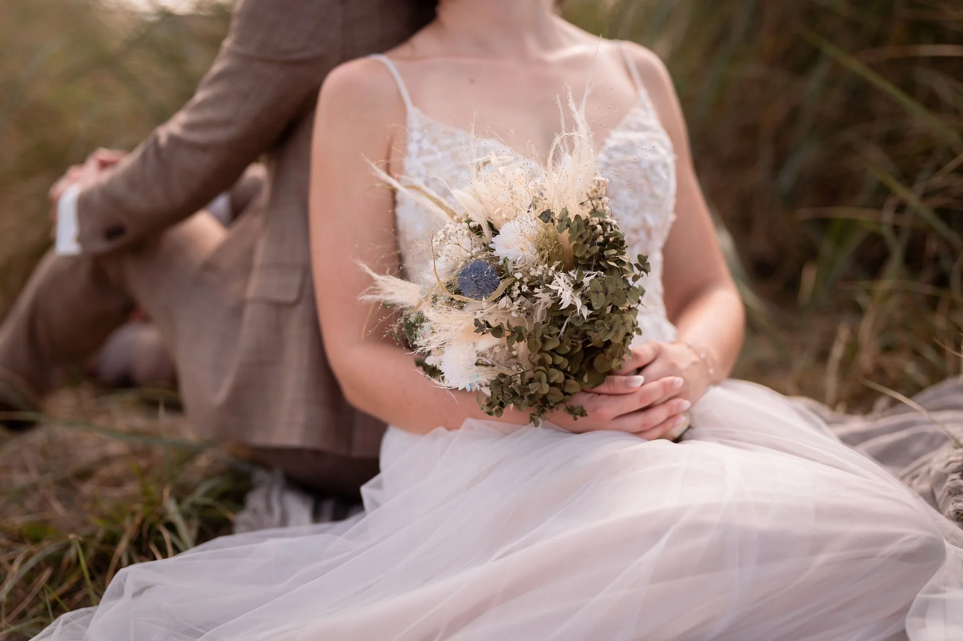Hochzeitsfotograf Schillig Wangerland Hochzeit Hochzeitspaar Standesamt Dünen Strand Hochzeitsfotografin Wattenmeer