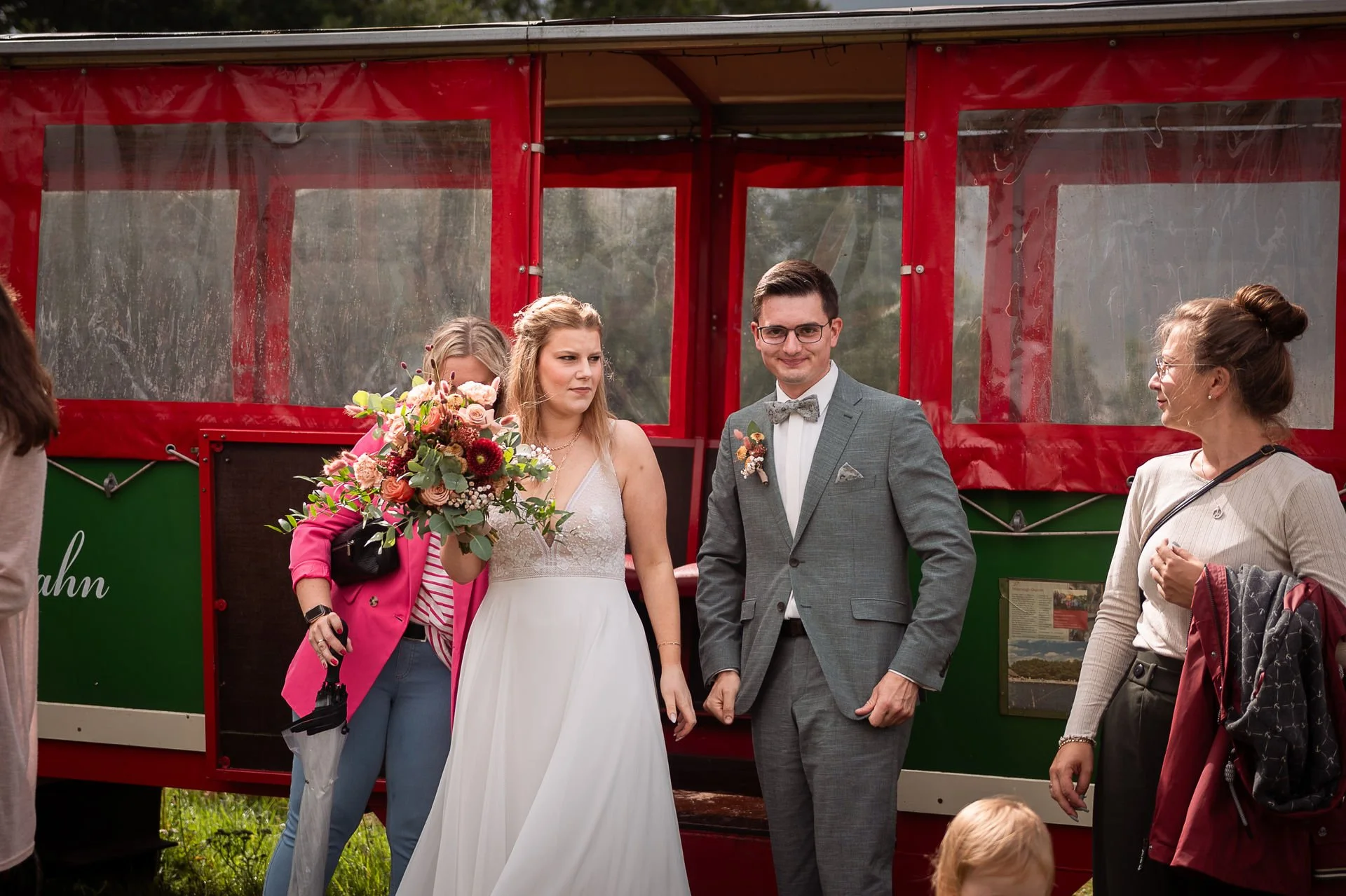 Hochzeitsfotograf Aurich Wiesmoor Blumenhalle standesamtliche Trauung Hochzeitsfotografin 