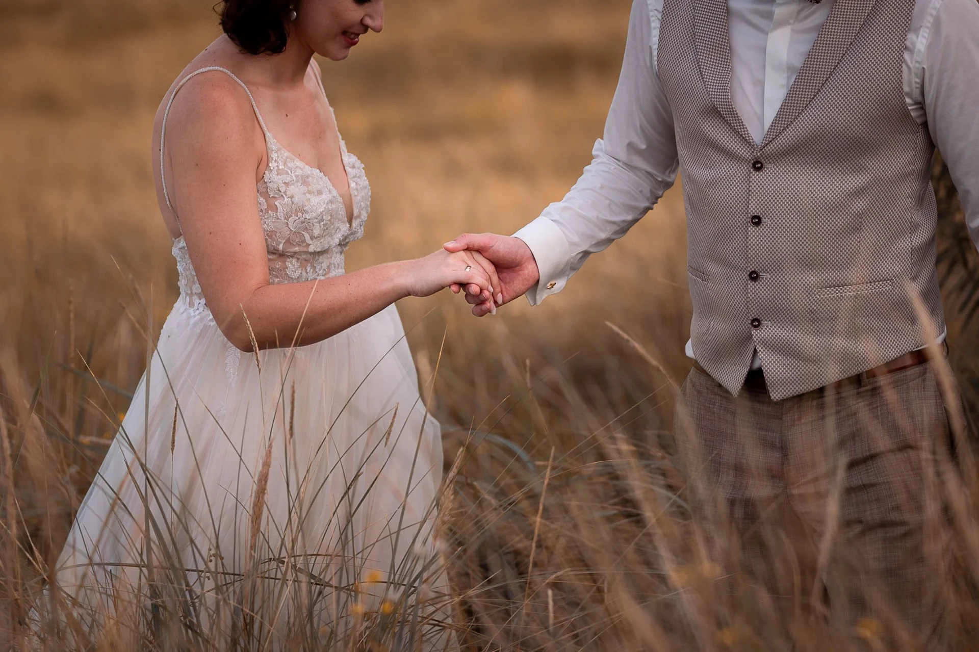 Hochzeitsfotograf Schillig Wangerland Hochzeit Hochzeitspaar Afterwedding Dünen Strand Hochzeitsfotografin Wattenmeer