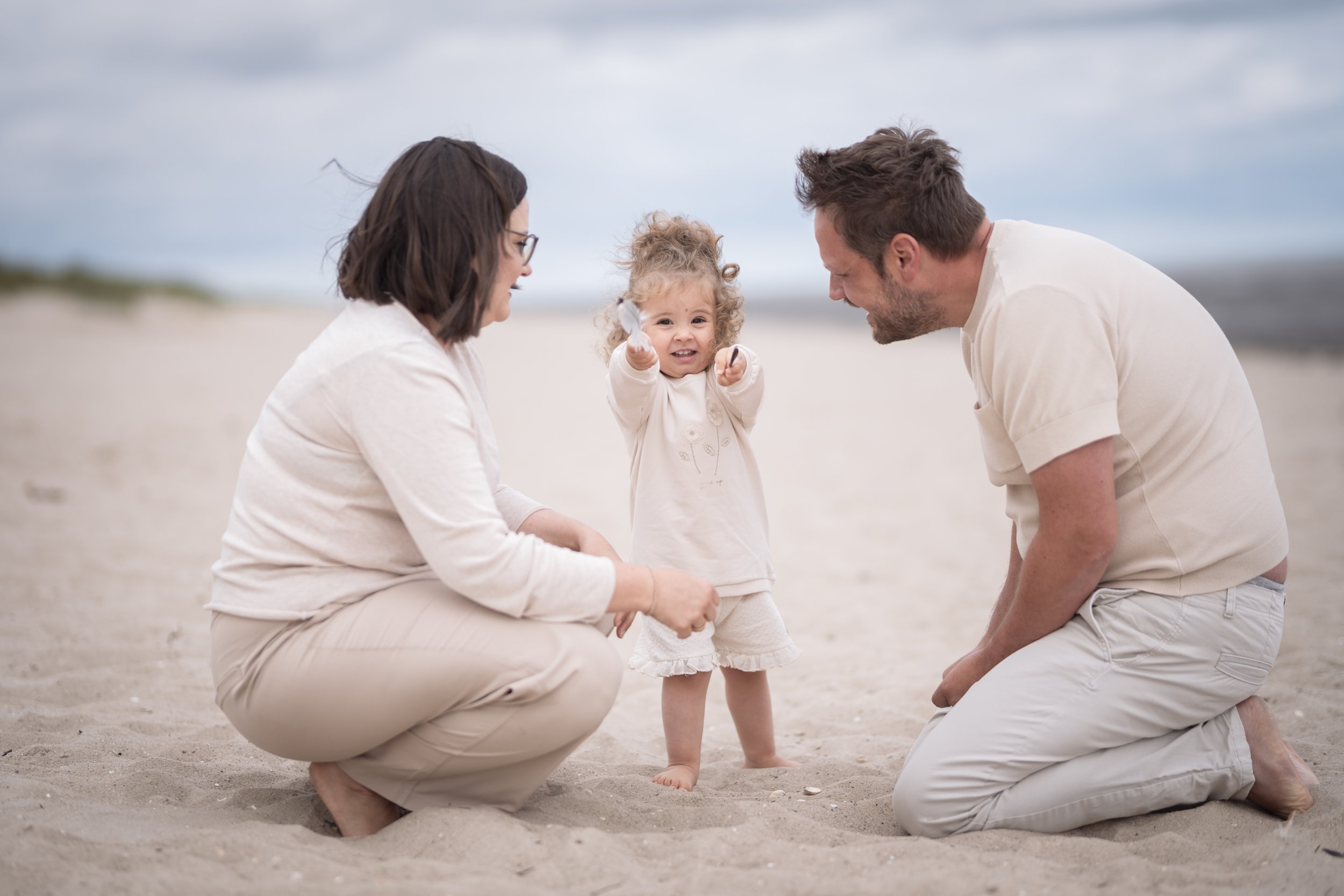 Familienshooting Familienfotos Meer Schillig Wangerland Ostfriesland Aurich Strand Meer Ebbe Flut Familienfotograf Fotografin