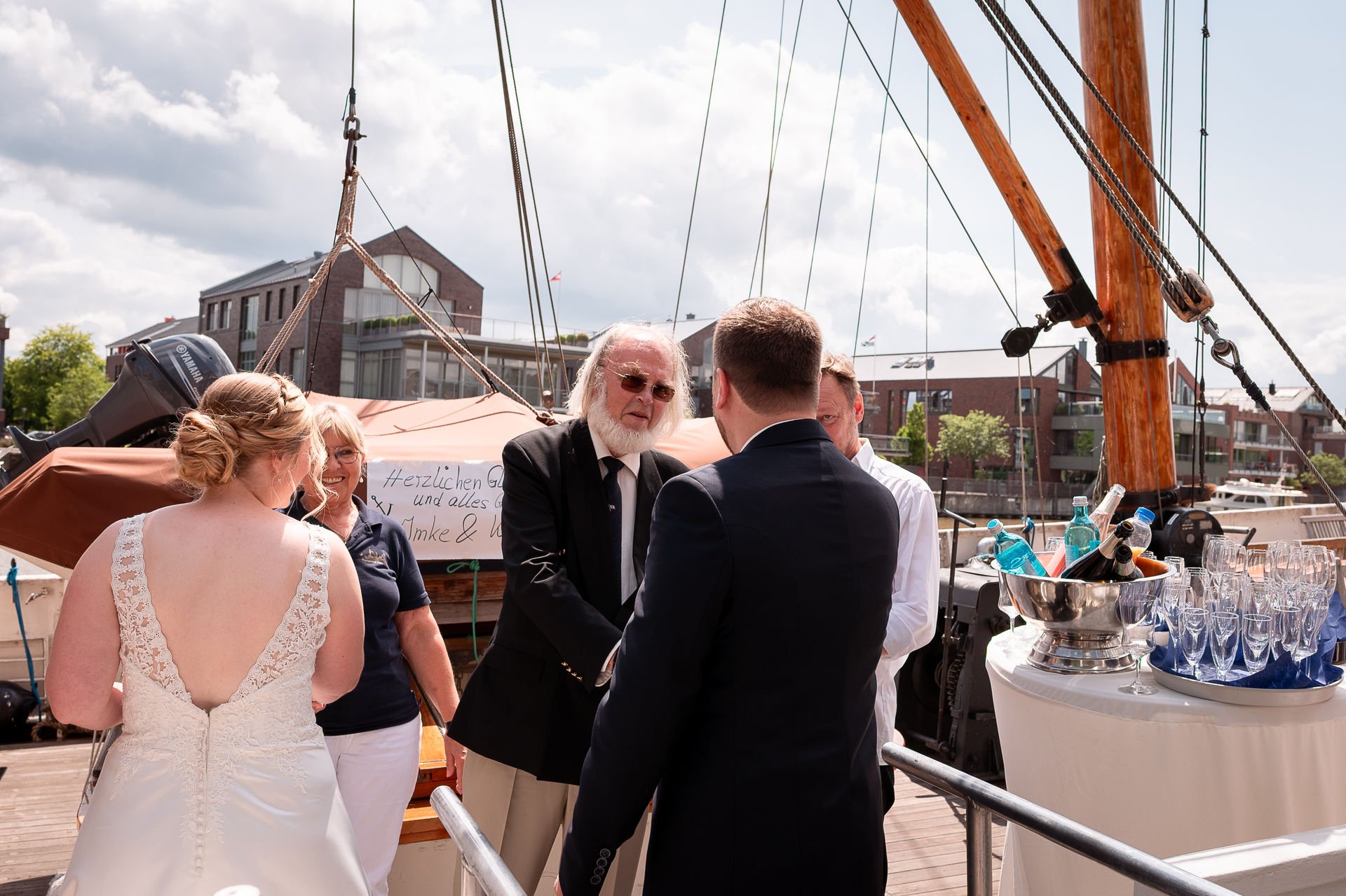 standesamliche Trauung Leer Hochzeitsfotograf Prinz Heinrich (50).jpg