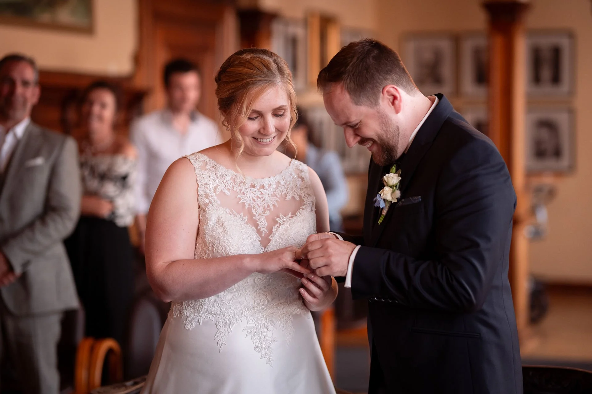 standesamliche Trauung Leer Hochzeitsfotograf Prinz Heinrich (32).jpg
