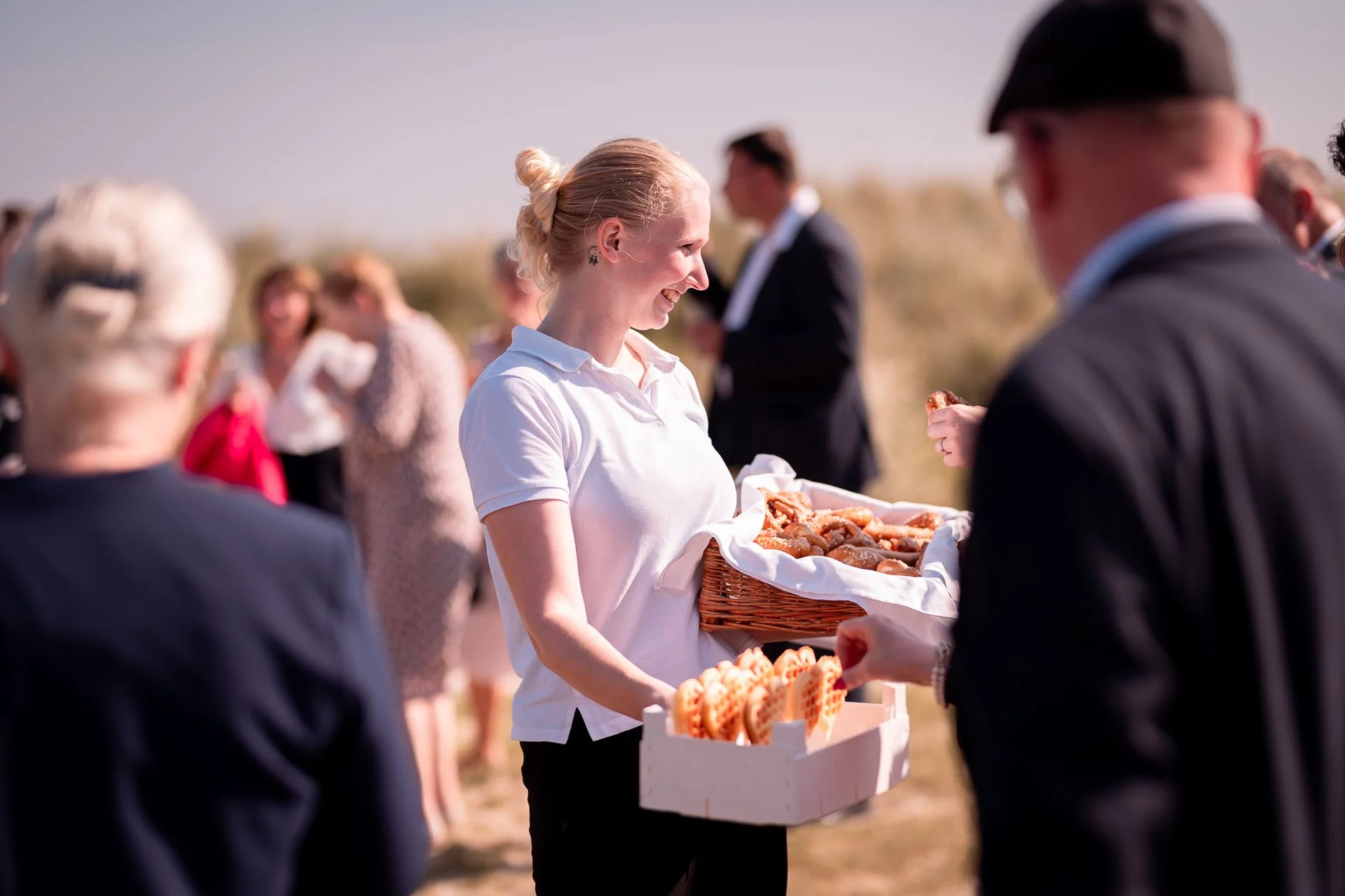 Hochzeitsfotograf Schillig Wangerland Hochzeit Hochzeitspaar Standesamt Dünen Strand Hochzeitsfotografin Wattenmeer