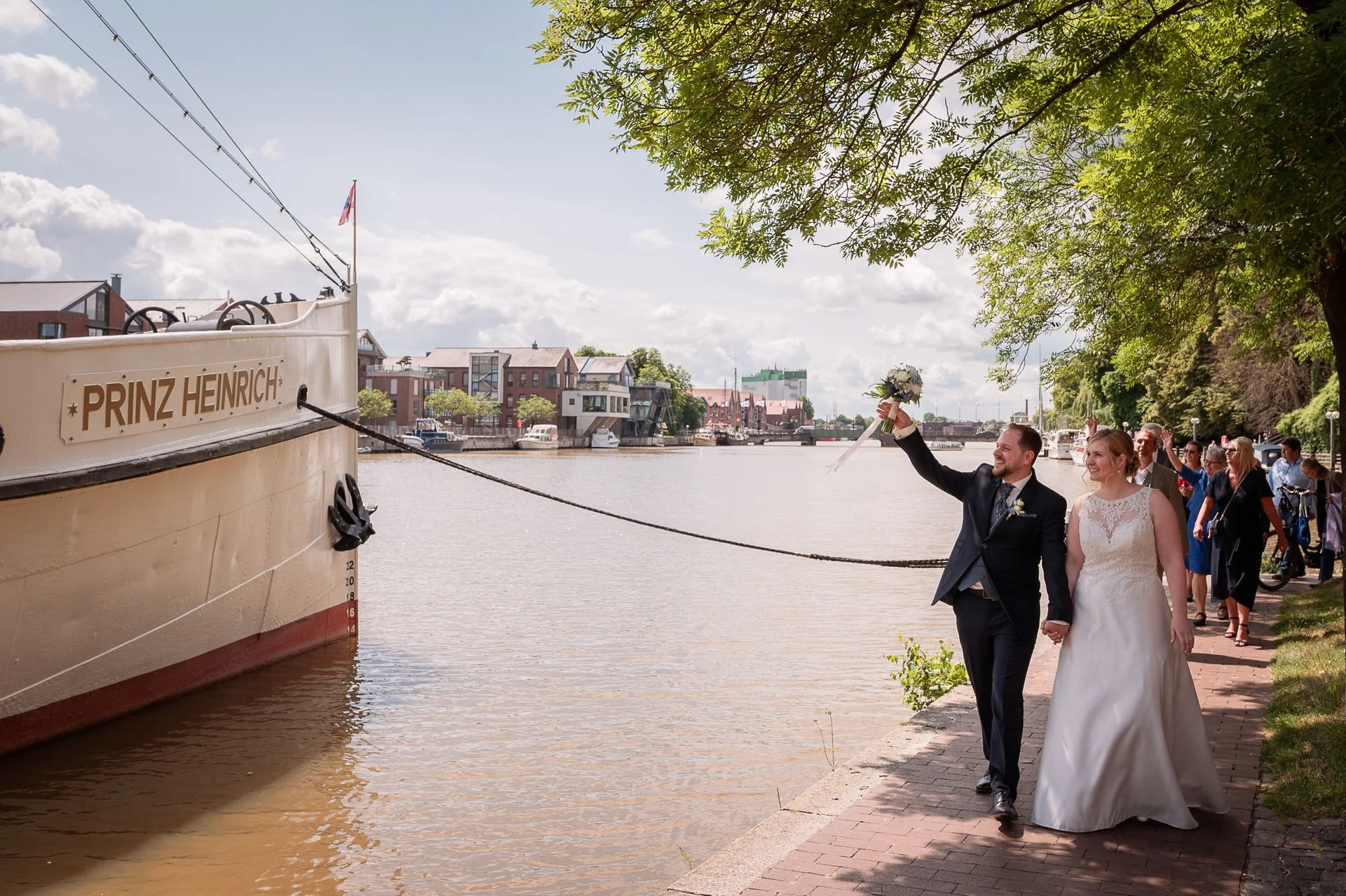standesamliche Trauung Leer Hochzeitsfotograf Prinz Heinrich (48).jpg