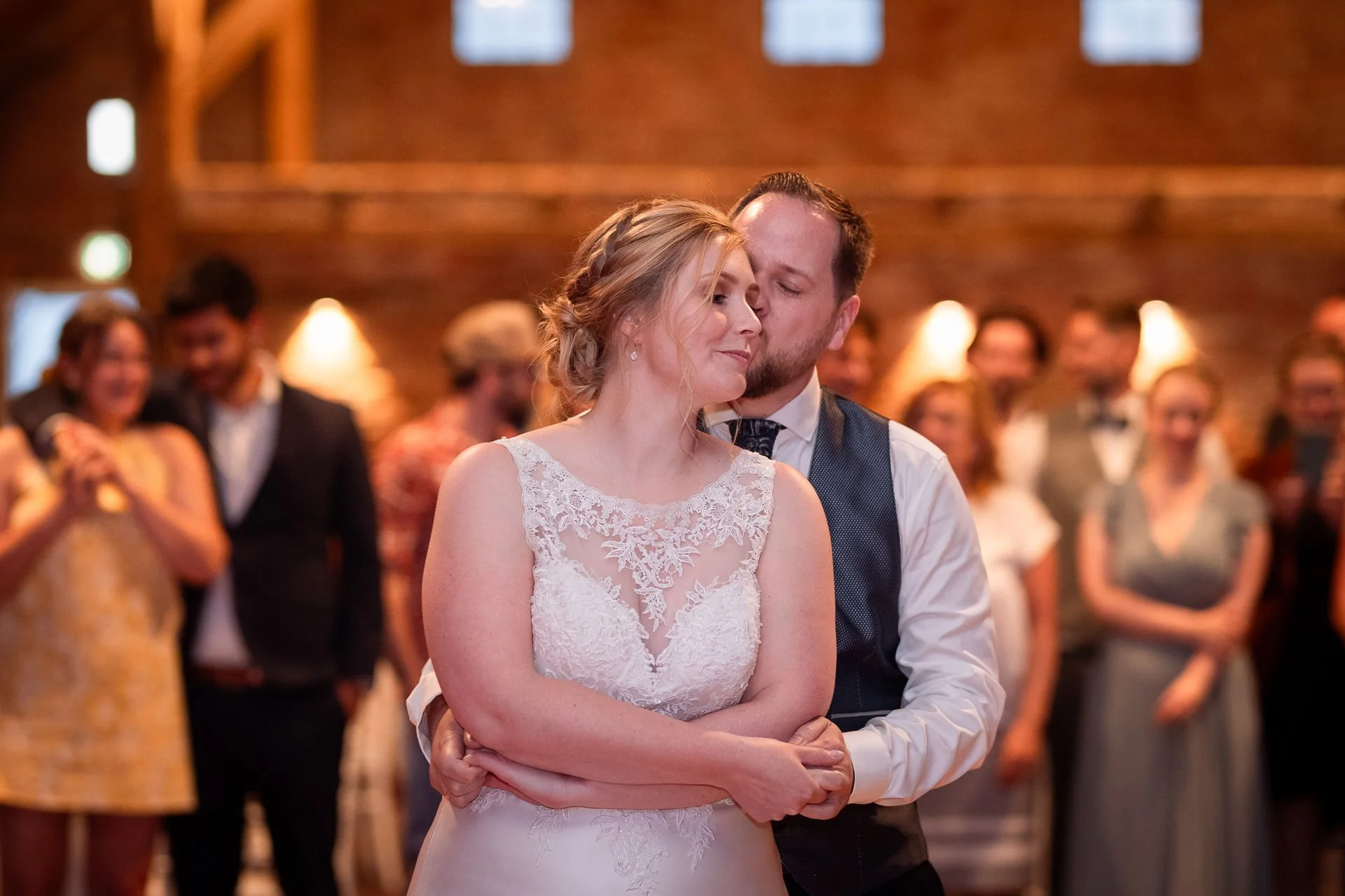 Standesamtliche Trauun Hochzeitsscheune Ihlow Hochzeitsfotografin (28).jpg