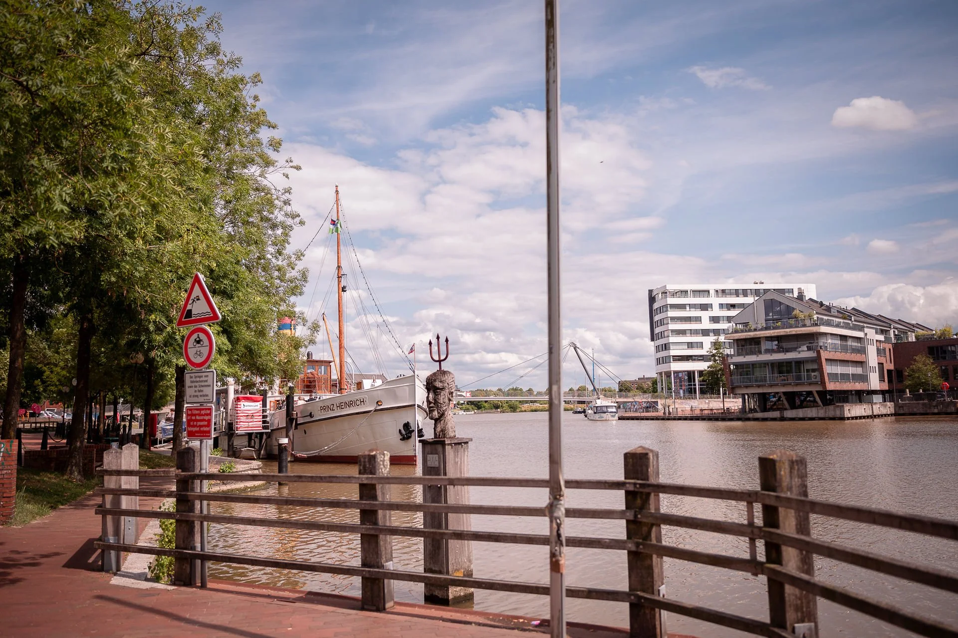 standesamliche Trauung Leer Hochzeitsfotograf Prinz Heinrich (1).jpg