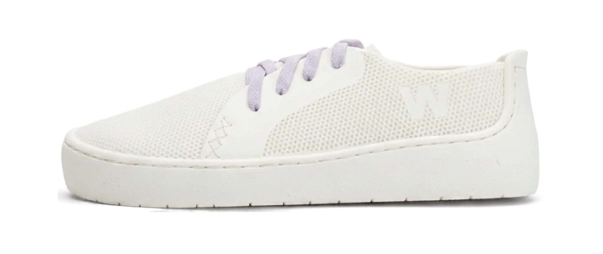Side profile of a white METIS shoe. A normal-looking, ready-to-sell 3D-printed design for shops and boutiques with zero inventory risks.