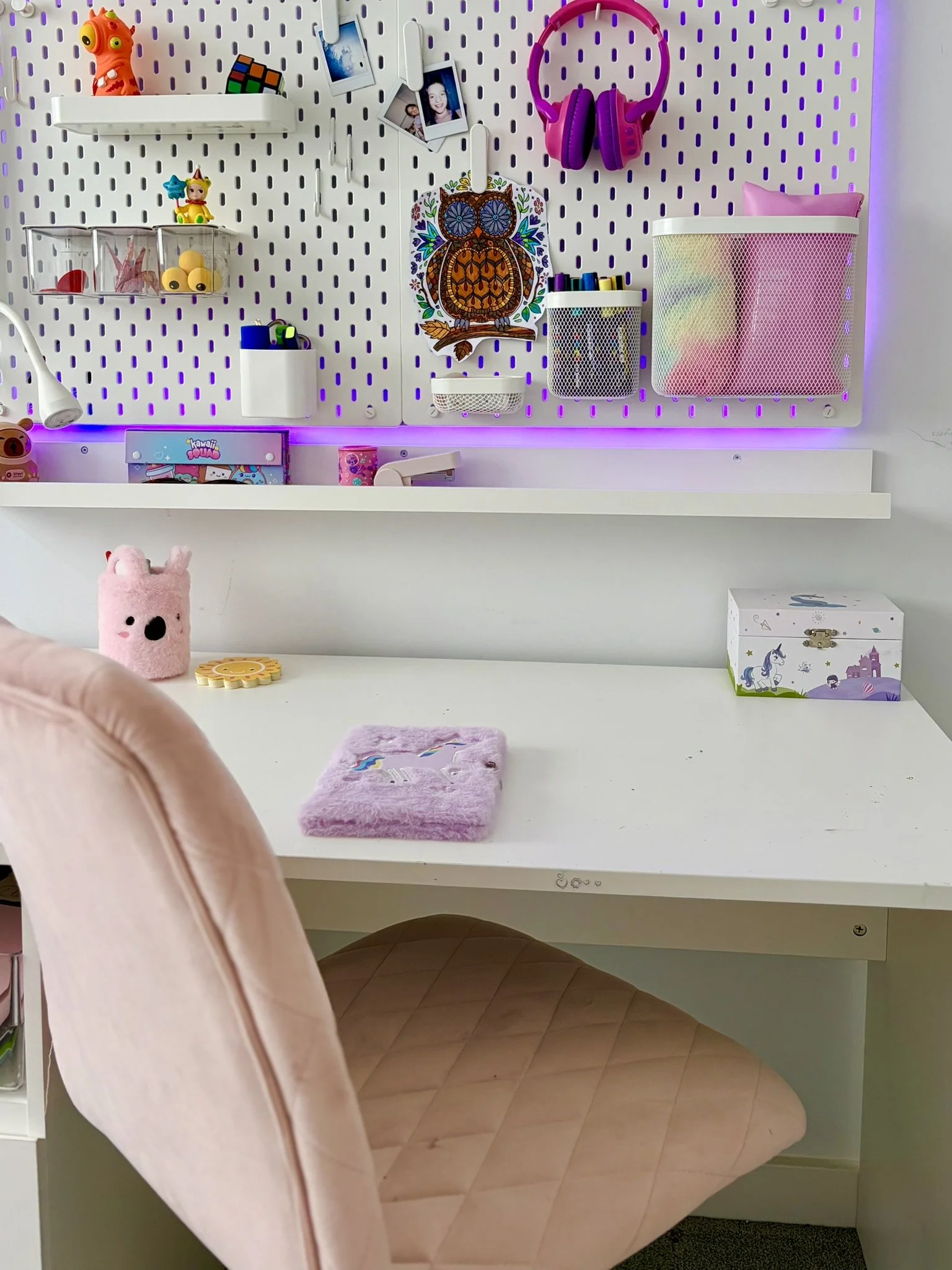 Organised girls desk after