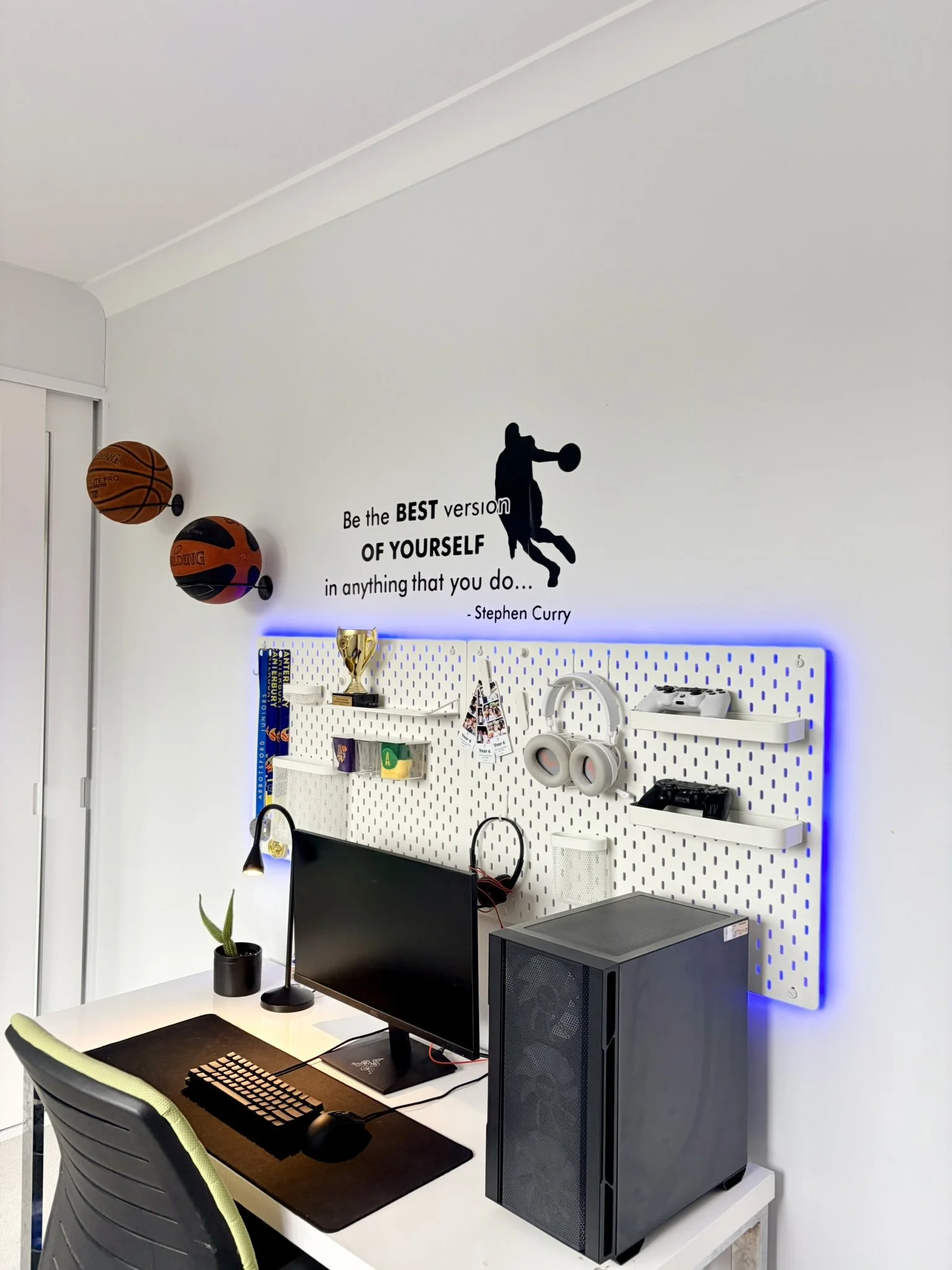 Organised boys desk after