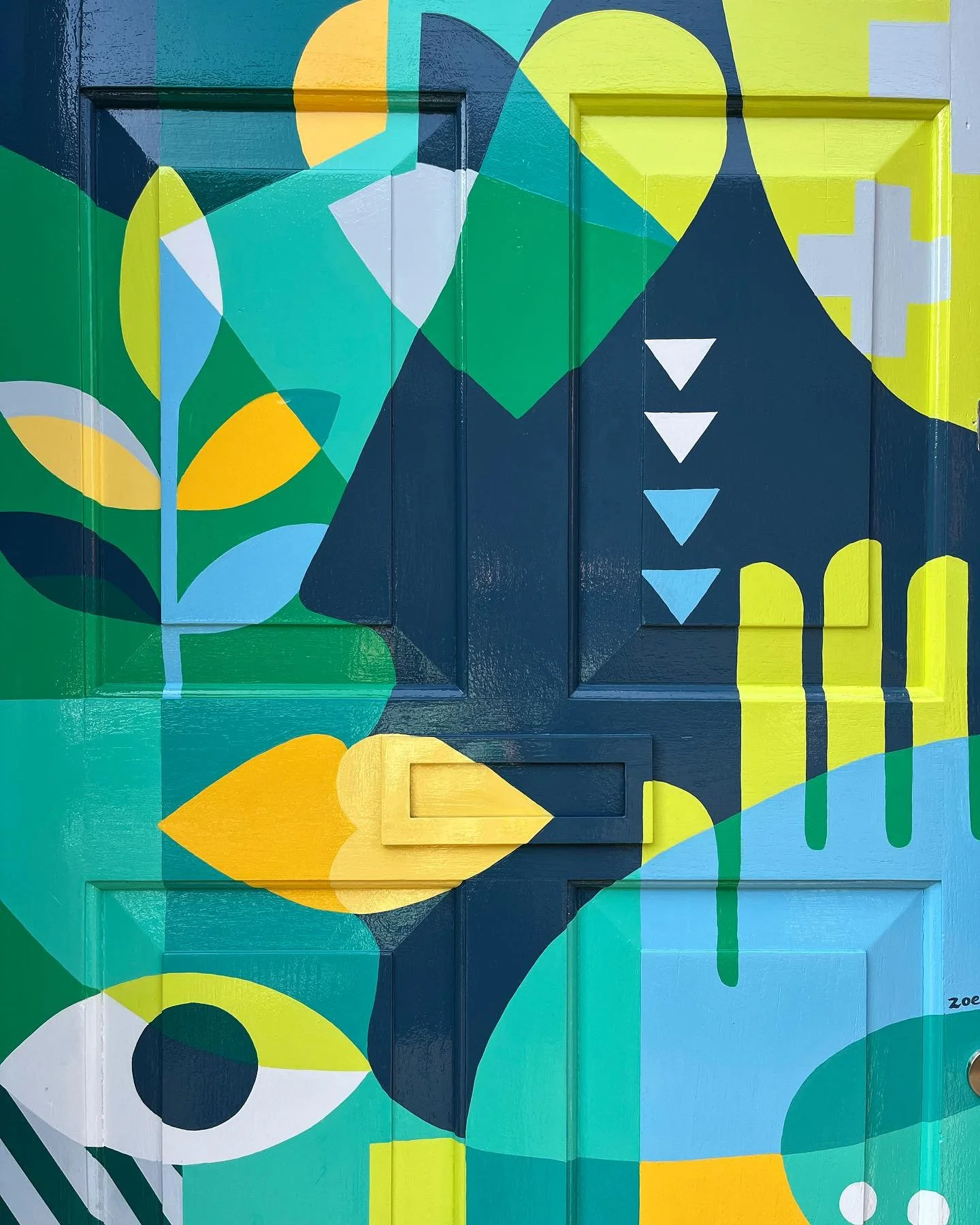 The doors I painted for @wea_adulteducation are still looking fresh!
What a simple and effective way to create a welcoming, uplifting entrance, and for a great organisation too.
.
.
.
.
#painteddoor #doordecor #zoepower #bristolartist #publicart #bri